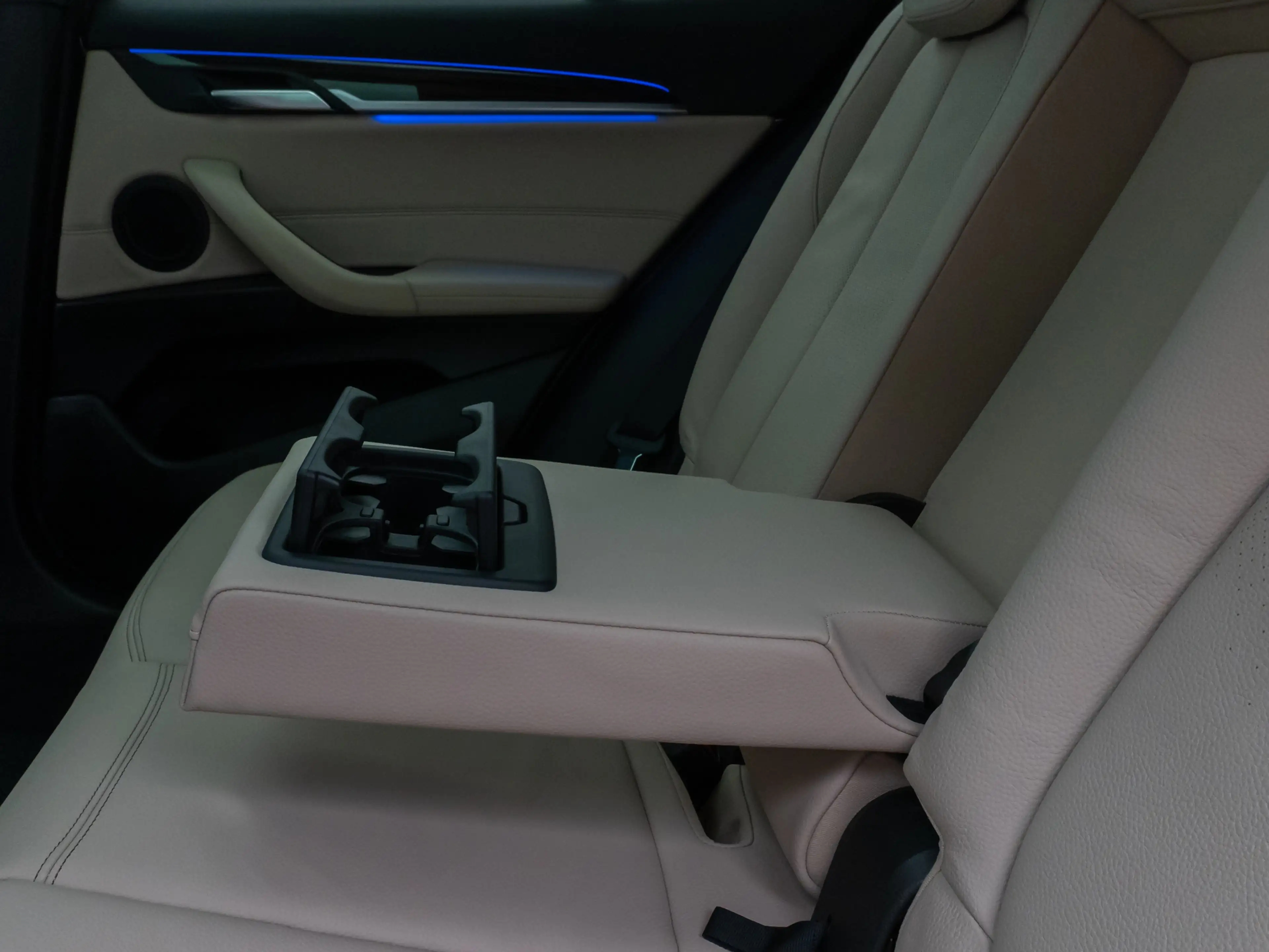 BMW X2 M Sport Panorama Kamera HUD DAB Komfort — photo 27