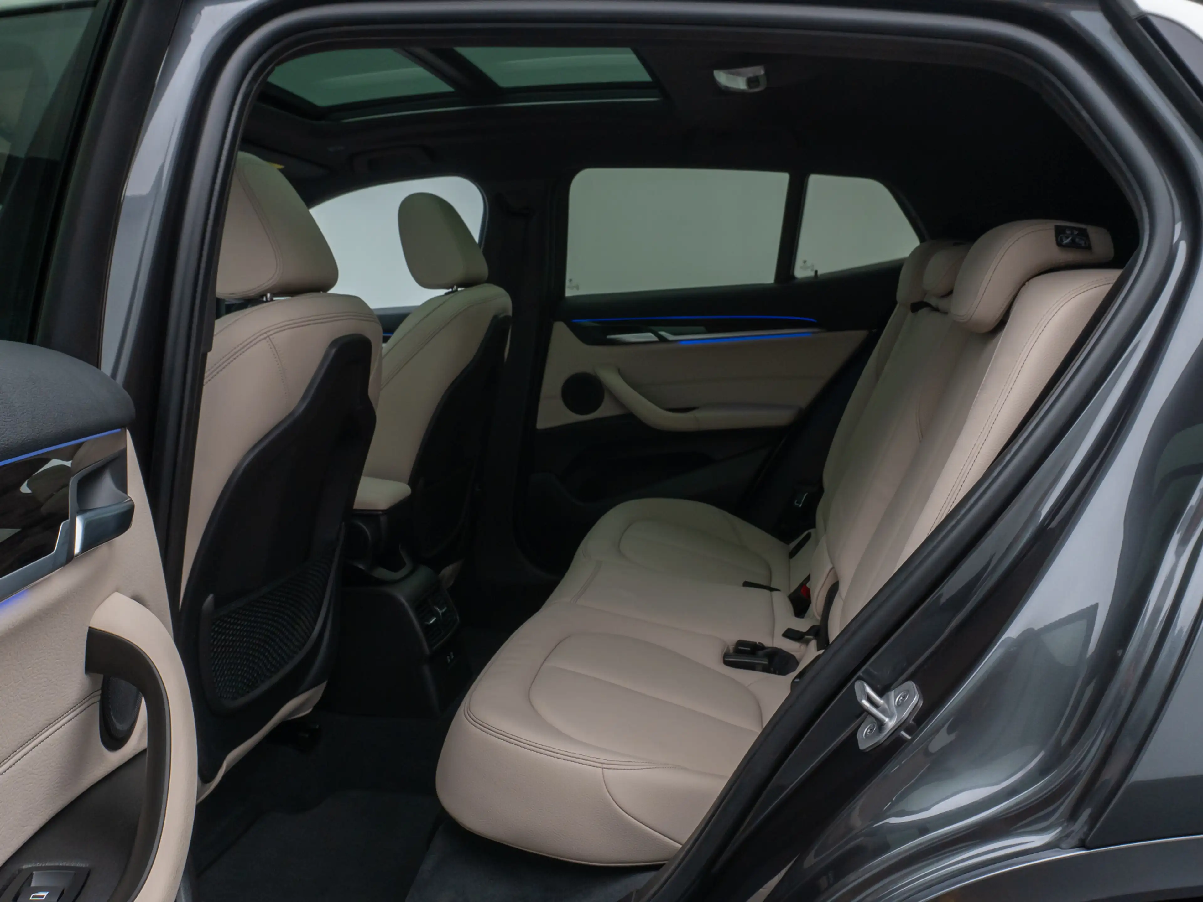 BMW X2 M Sport Panorama Kamera HUD DAB Komfort — photo 25
