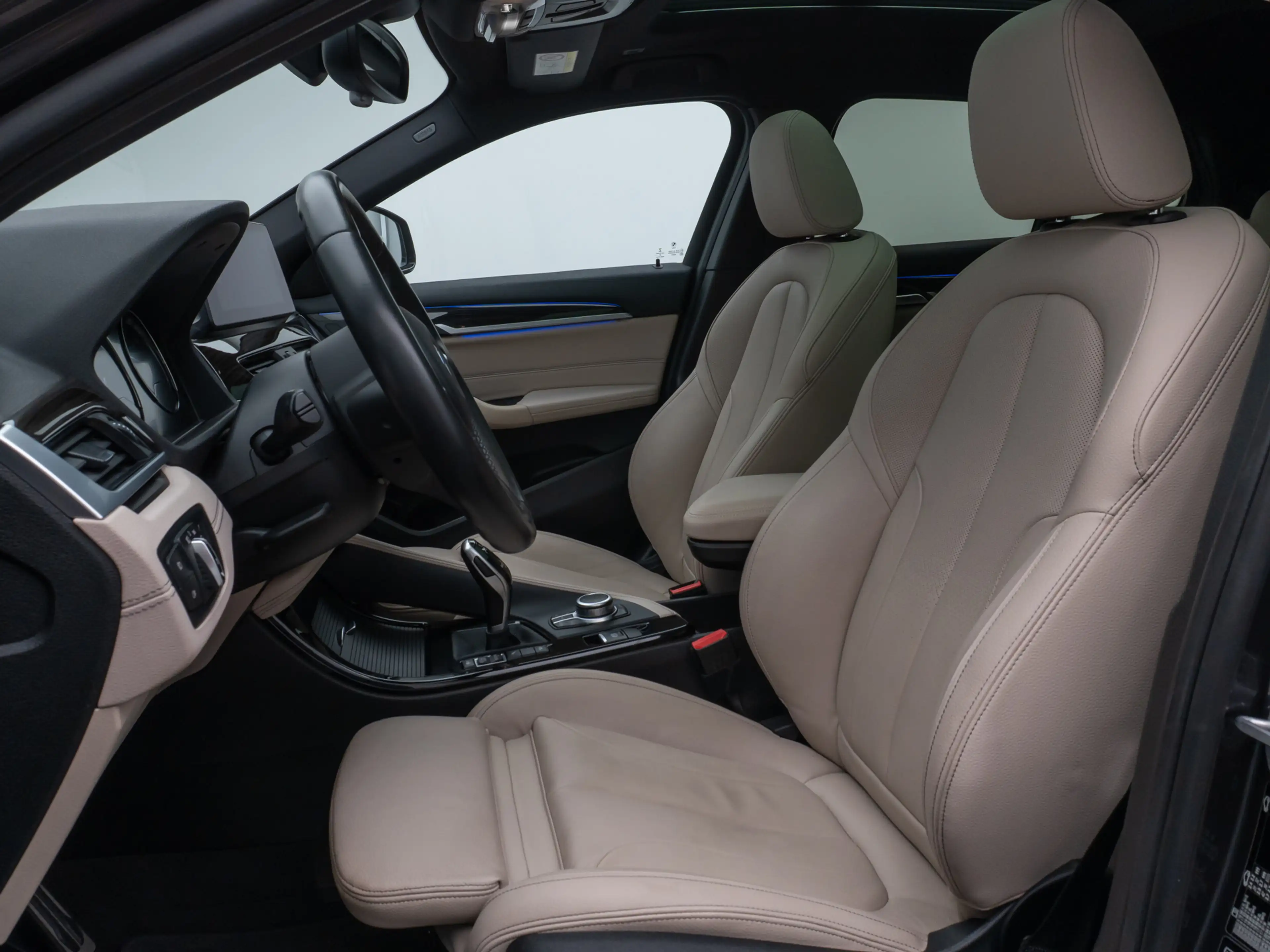 BMW X2 M Sport Panorama Kamera HUD DAB Komfort — photo 35