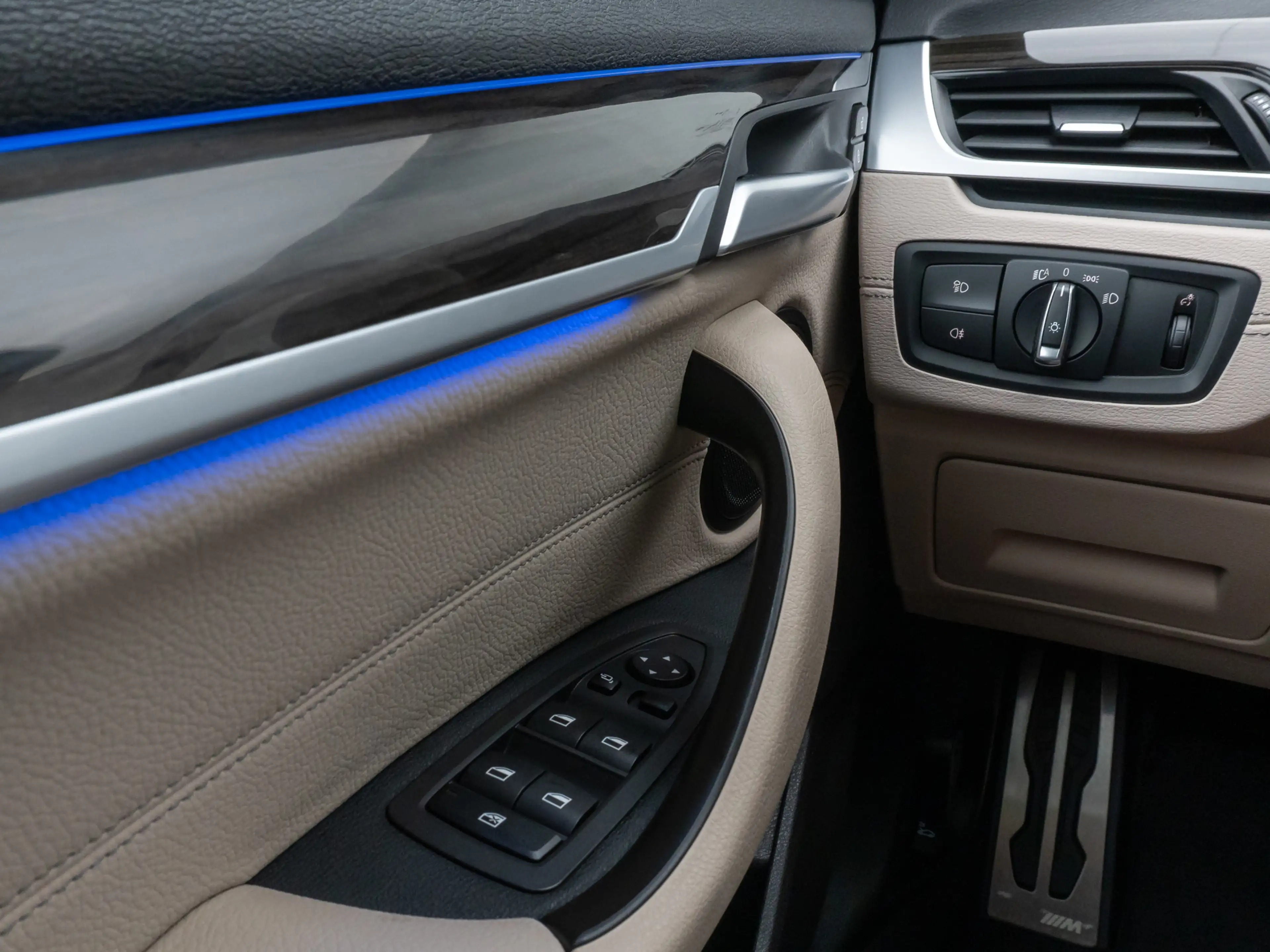 BMW X2 M Sport Panorama Kamera HUD DAB Komfort — photo 34