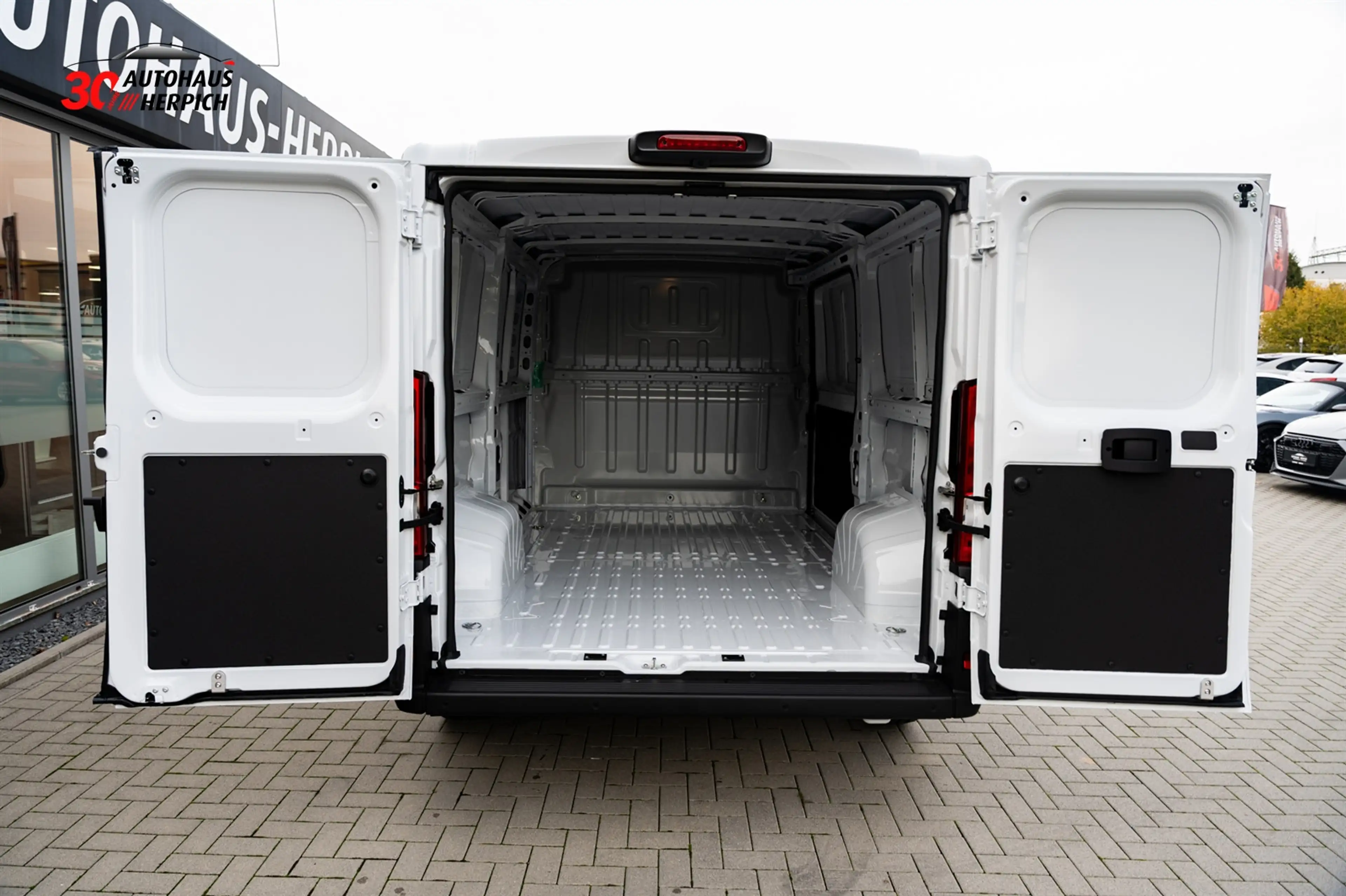 Fiat Ducato L2H1 2.2 Multijet Flachdach DAB RFK PDC — photo 3