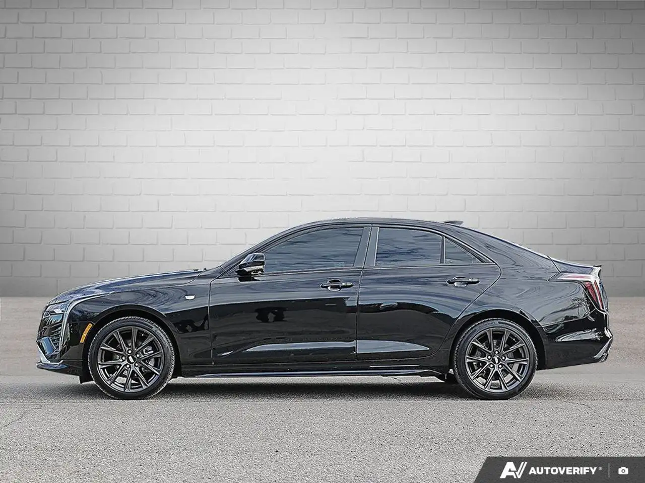 Cadillac CT4 снимка Cadillac CT4