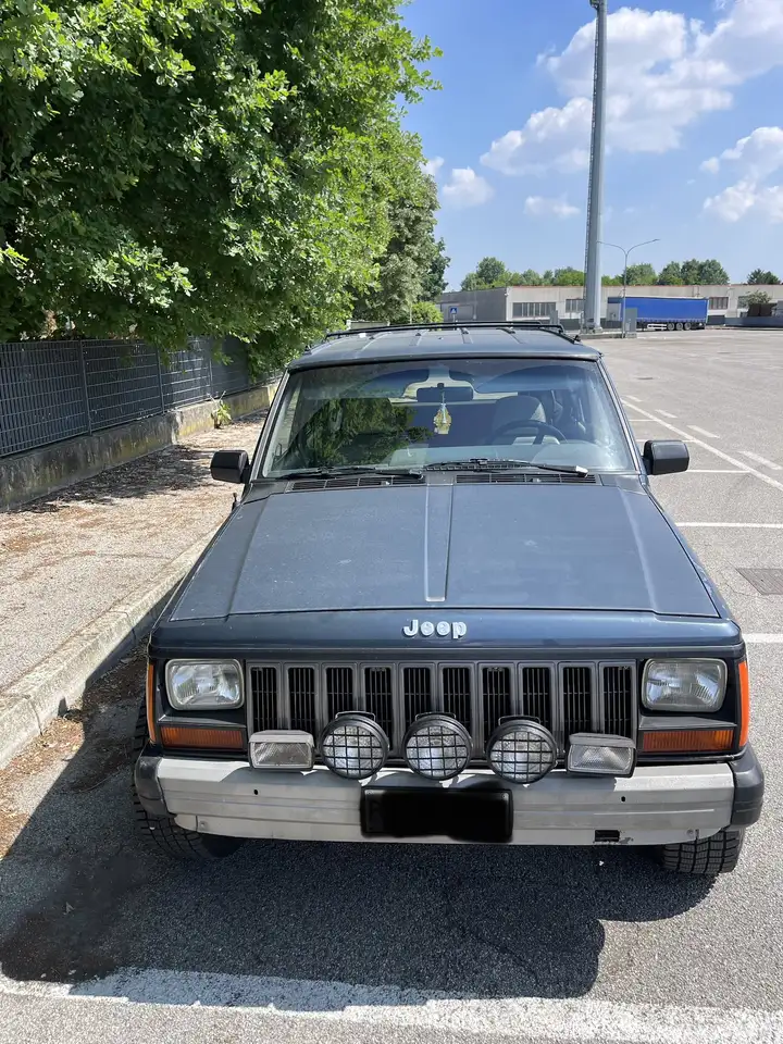 Jeep Cherokee 5p 2.1 td, foto 3