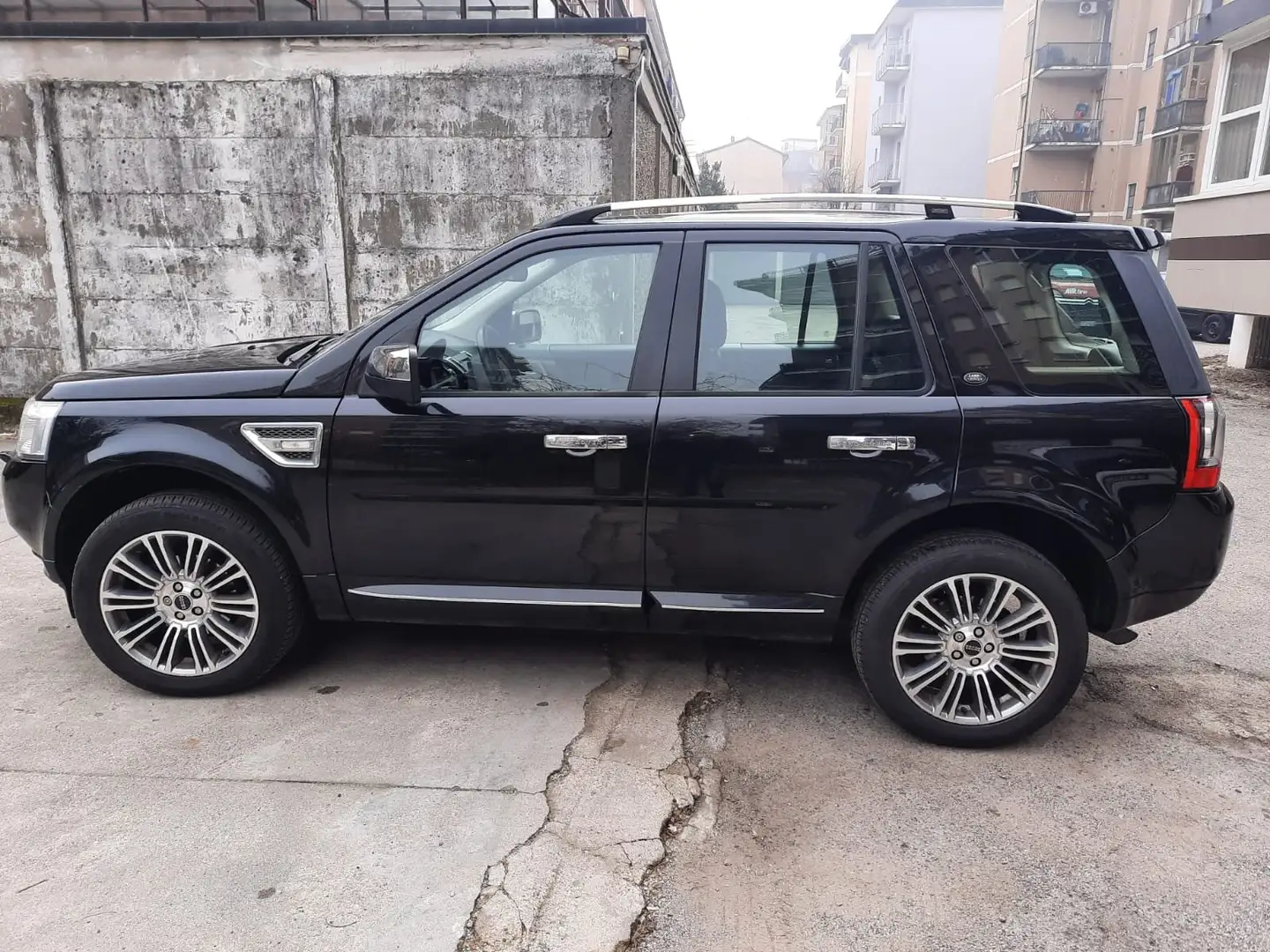 Land Rover Freelander Freelander 2.2 sd4 S 190cv auto Siyah - 1