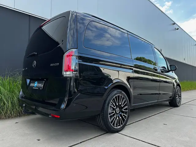 Mercedes-Benz Vito view 3