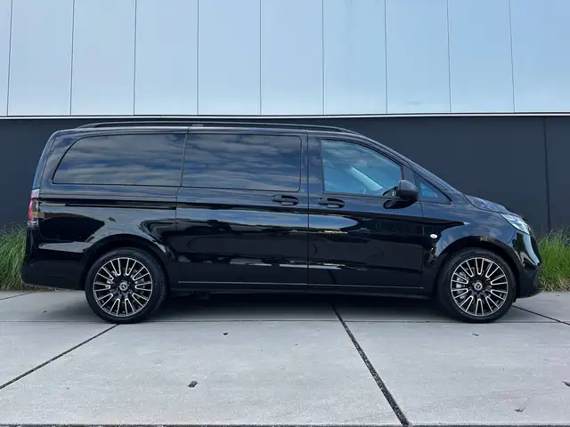 Mercedes-Benz Vito view 2