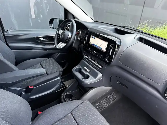 Mercedes-Benz Vito view 11