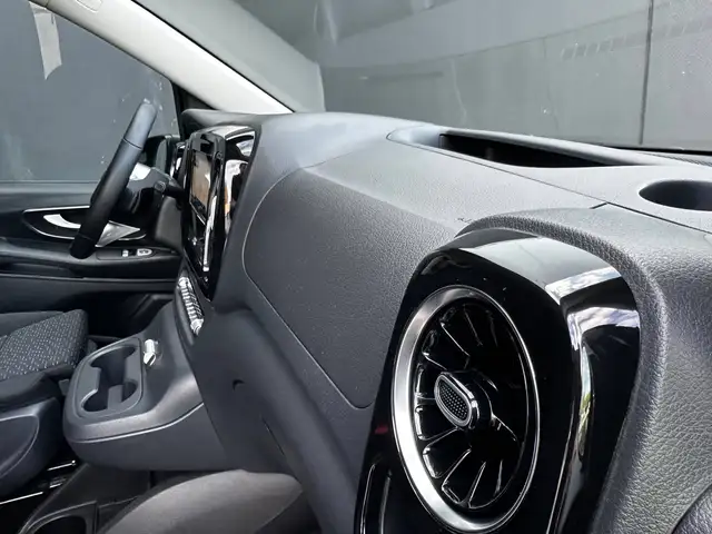 Mercedes-Benz Vito view 16