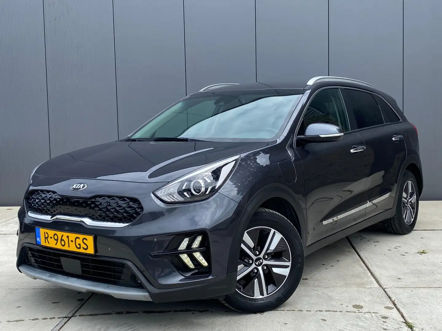 Kia Niro 1.6 GDi PHEV DynamicLine / Navigatie / Camera Gris - 1
