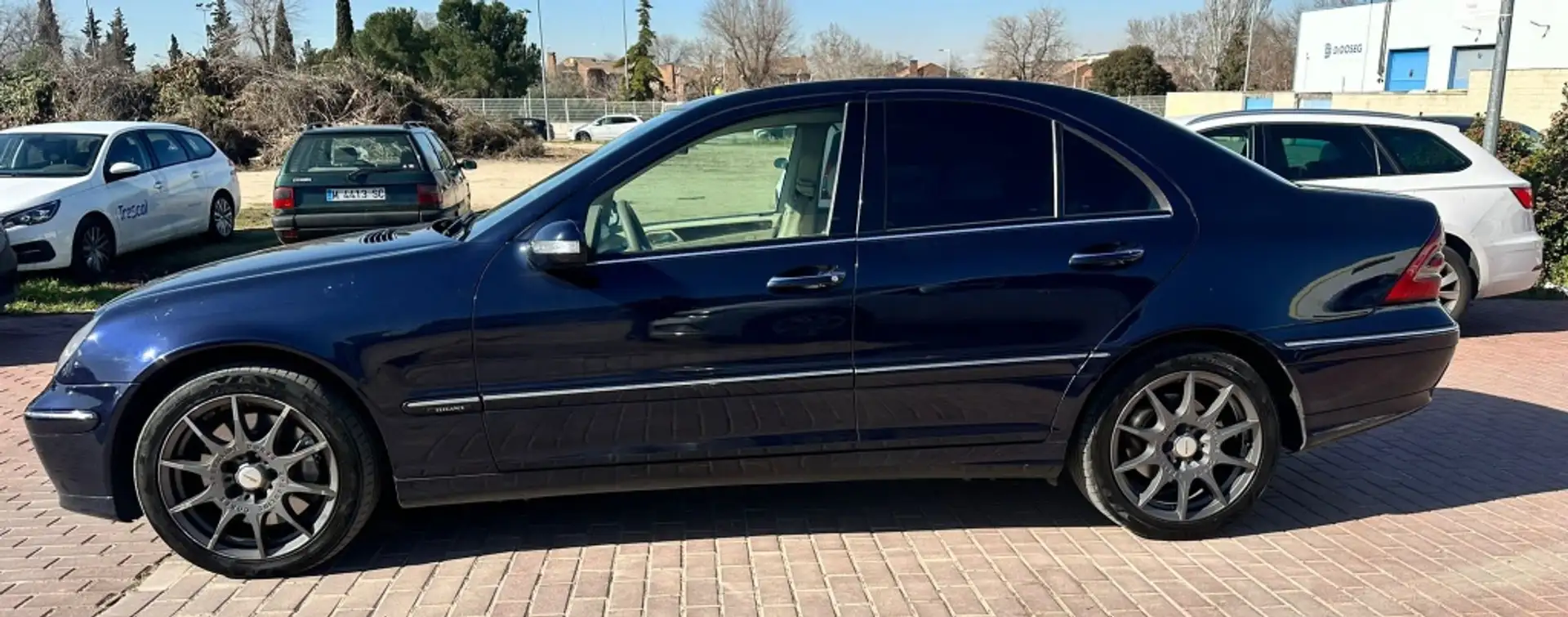 Mercedes-Benz MERCEDES-BENZ Clase C Berlina  Automático de 4 Pu Blue - 2