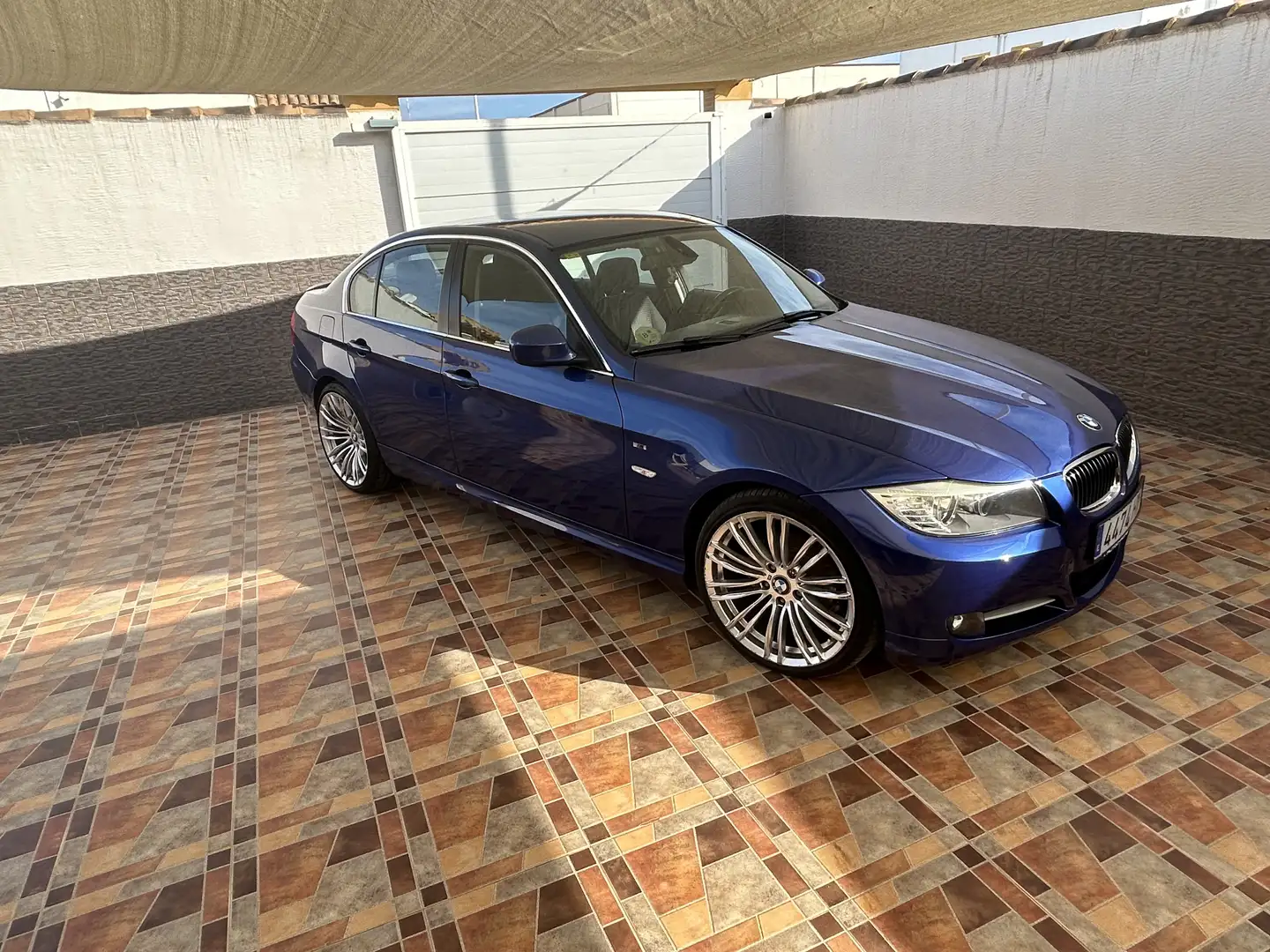 BMW 318 318d - 1