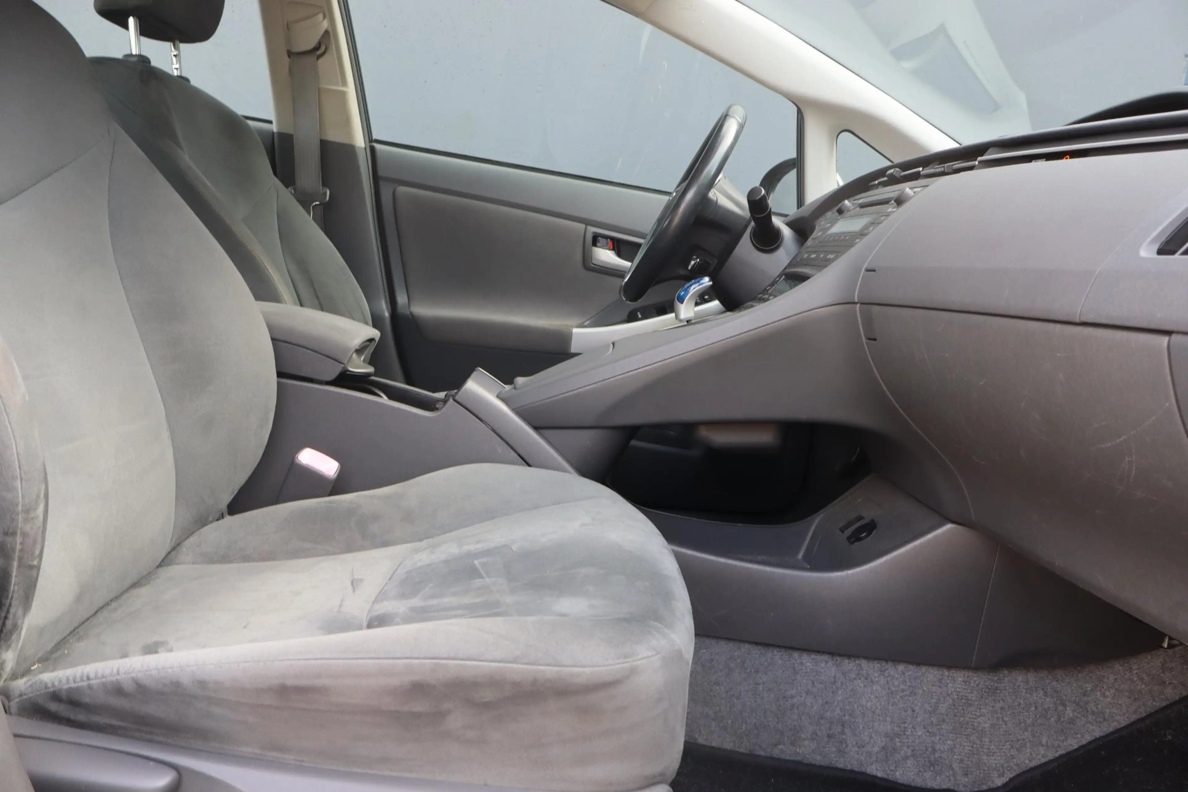 Toyota Prius 1.8 Aspiration | Leuke Auto |  PDC achter | LM vel — photo 3