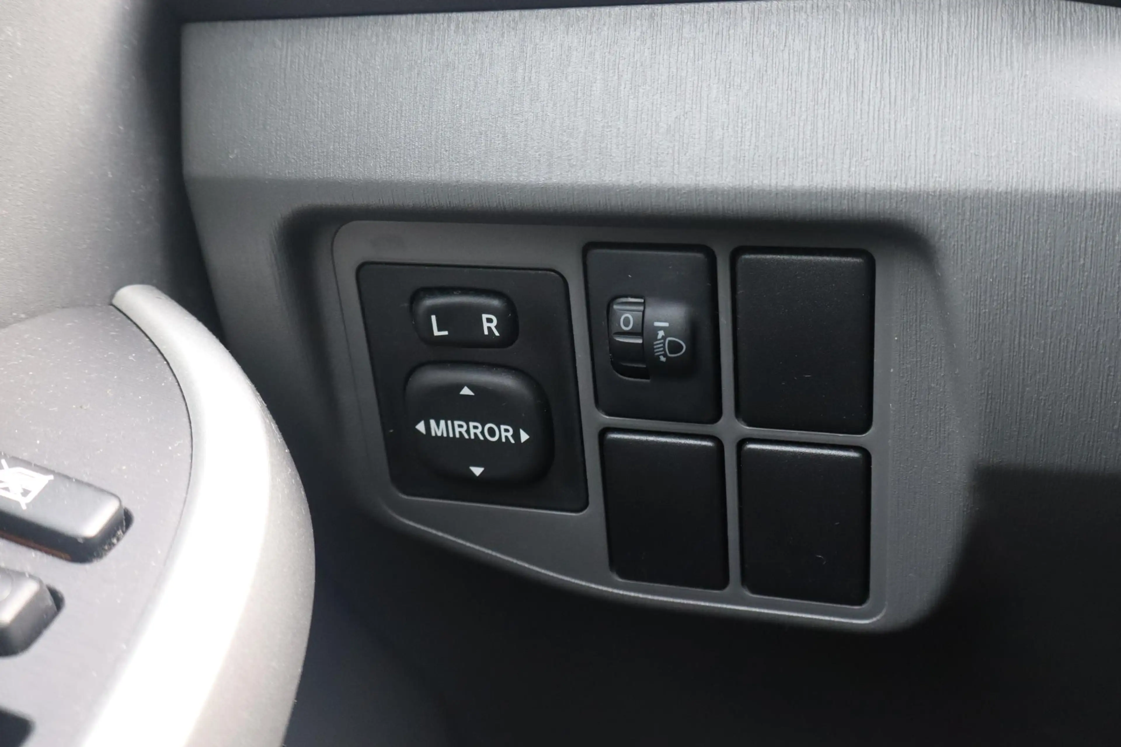 Toyota Prius 1.8 Aspiration | Leuke Auto |  PDC achter | LM vel — photo 7