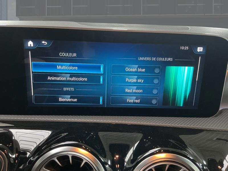 Mercedes-Benz CLA 180 Coupé AMG Line — photo 12