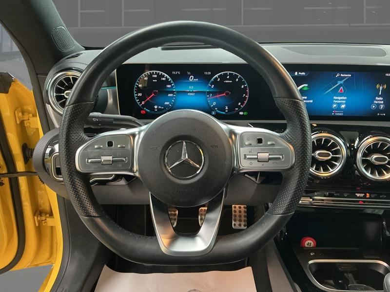 Mercedes-Benz CLA 180 Coupé AMG Line — photo 3