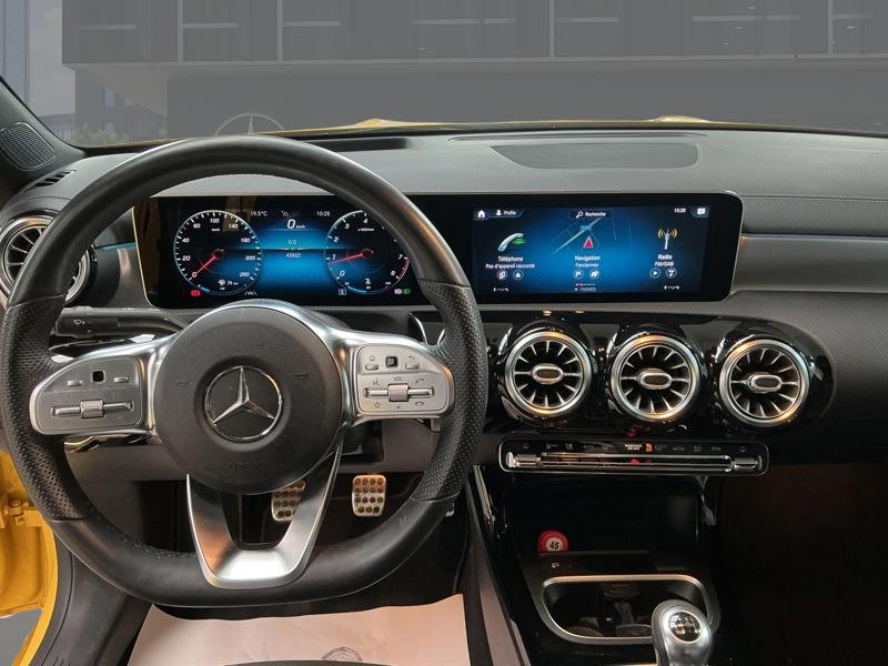 Mercedes-Benz CLA 180 Coupé AMG Line — photo 14