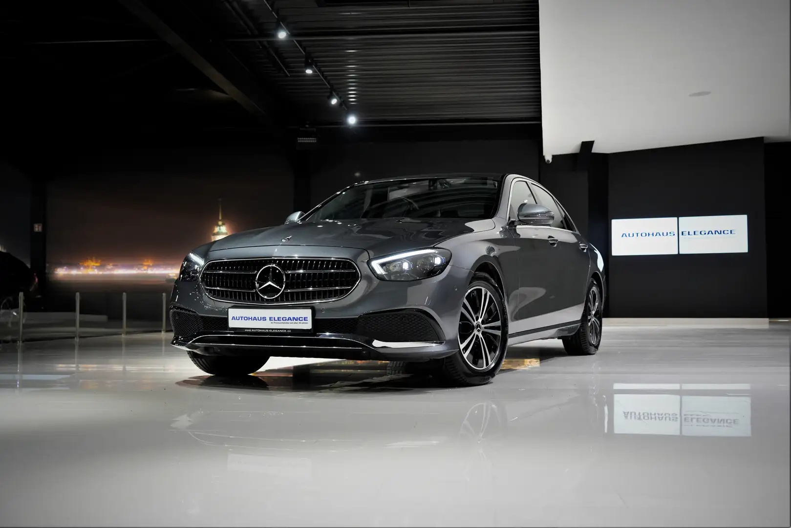 Mercedes-Benz E 300 *BUSINESS-PAKET*LEDER*AVANTGARDE*1.HD*LED* Gris - 1