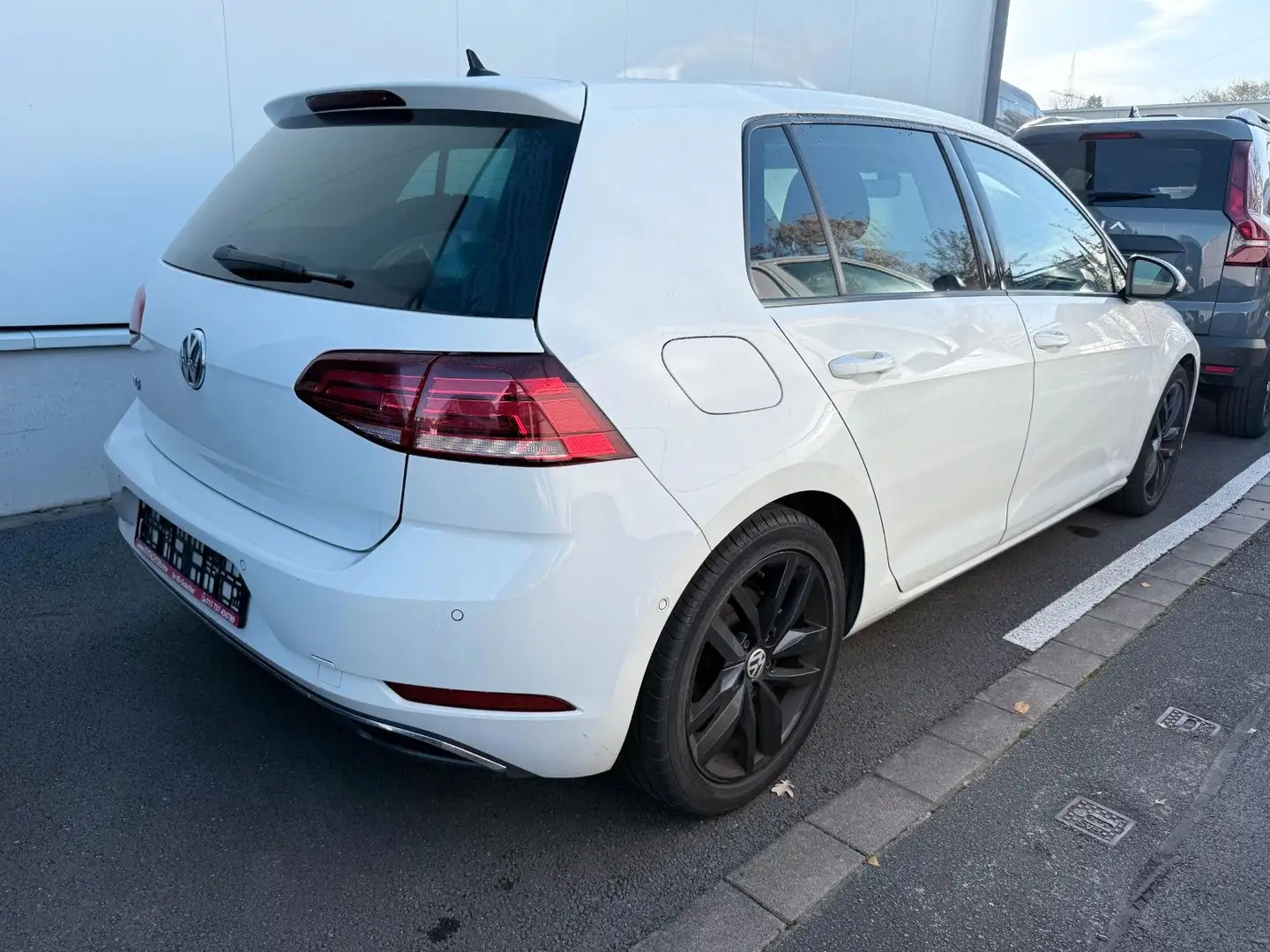 Volkswagen Golf VII Lim. Comfortline BMT Navi Digital Tacho Bílá - 2
