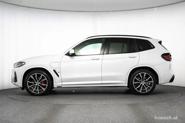 BMW X3 view 3