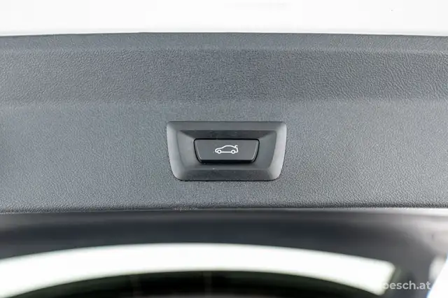 BMW X3 view 9