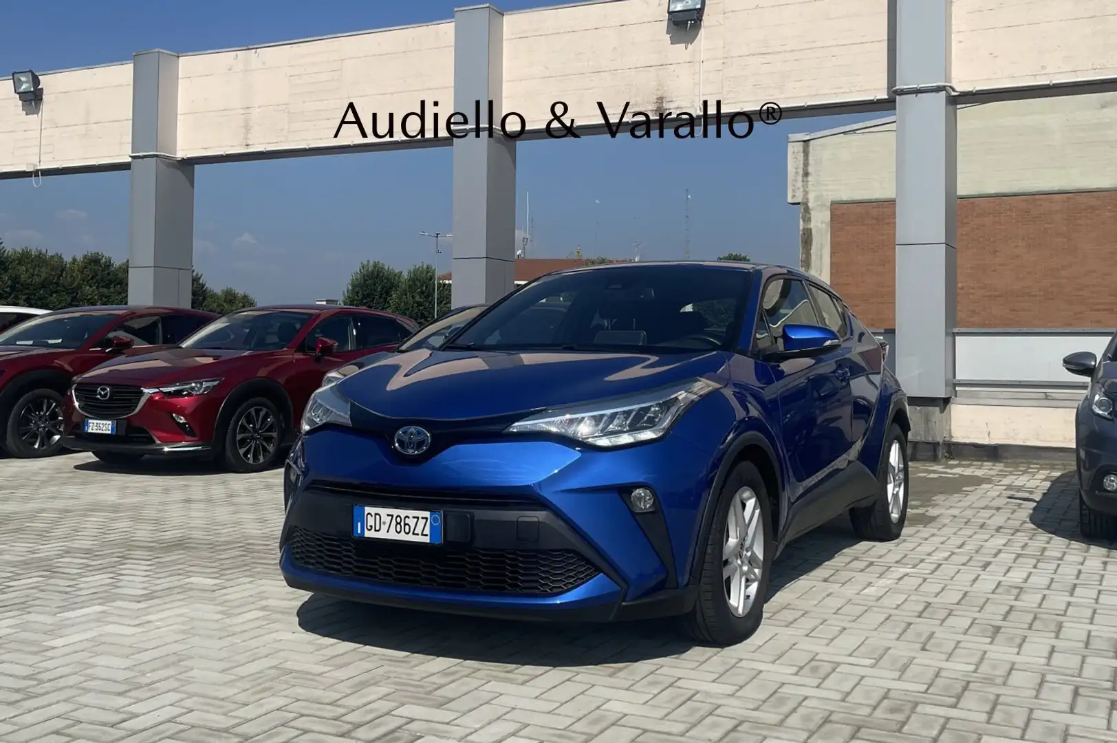 Toyota C-HR C-HR 1.8 Hybrid E-CVT Active Blu/Azzurro - 2