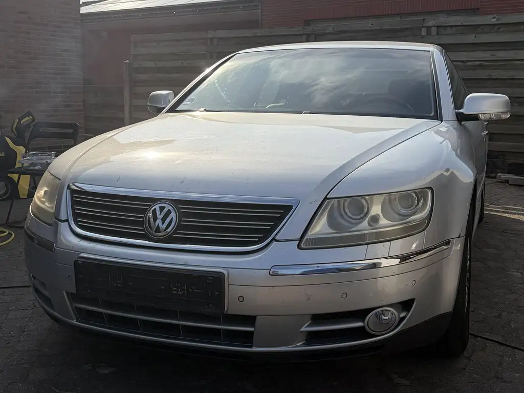 Volkswagen Phaeton 2004 из Европы — купить под ключ