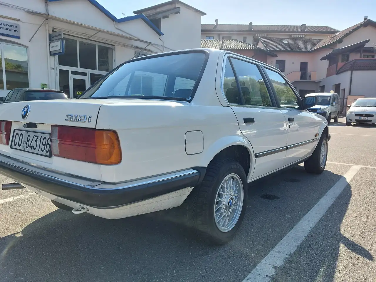 BMW 318i 4p, foto 4
