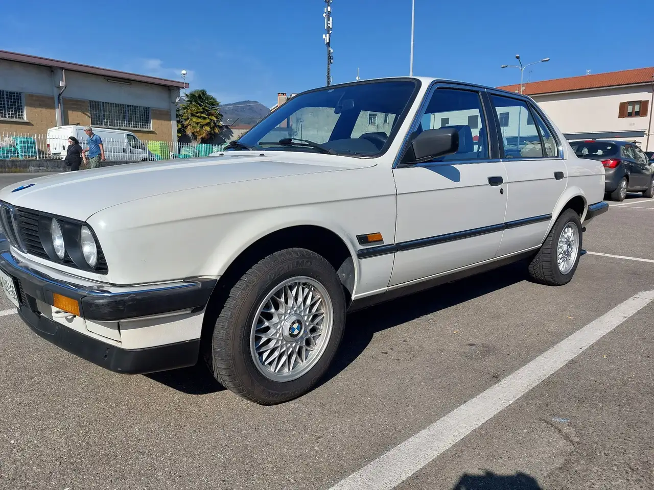 BMW 318i 4p, foto 2