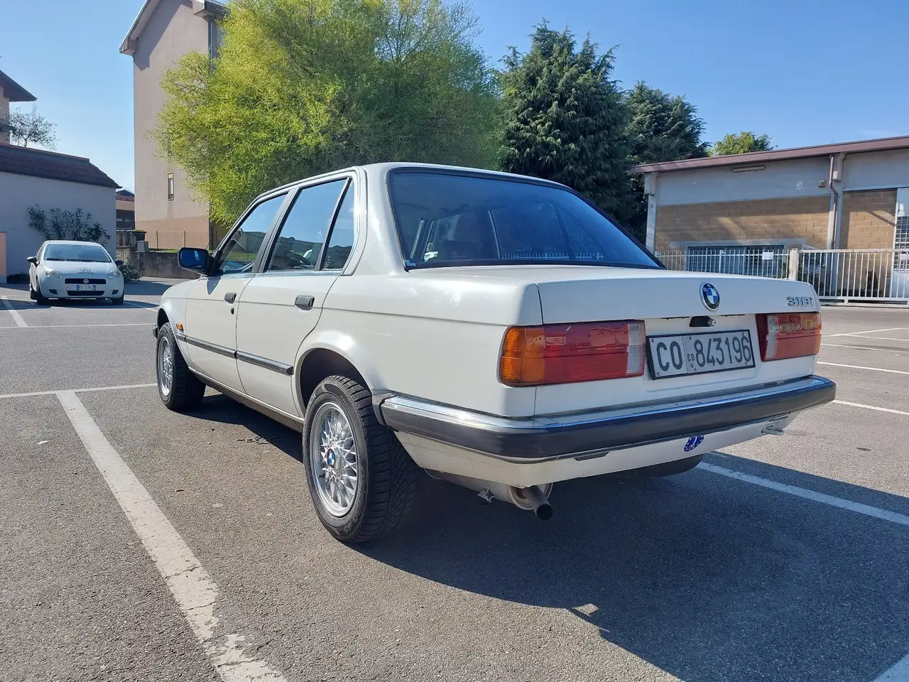 BMW 318i 4p, foto 3