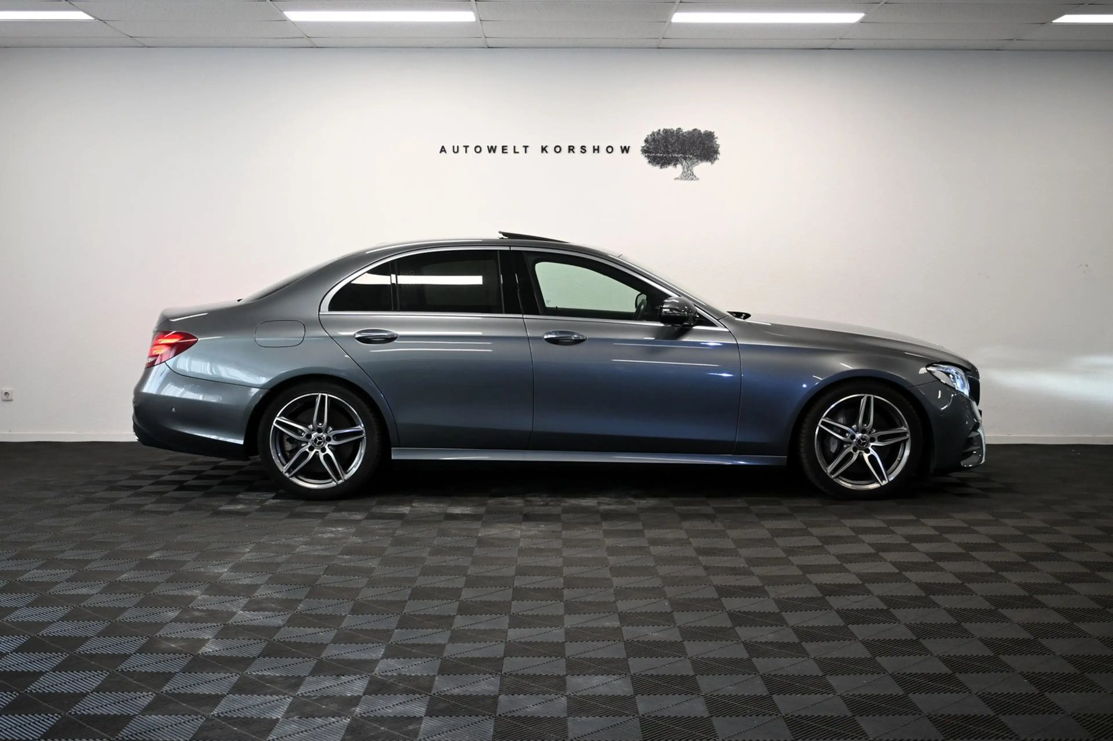 Mercedes-Benz E 450 4M AMG LINE *M-BEAM*HUD*S-DACH*360°*BURMES — photo 5