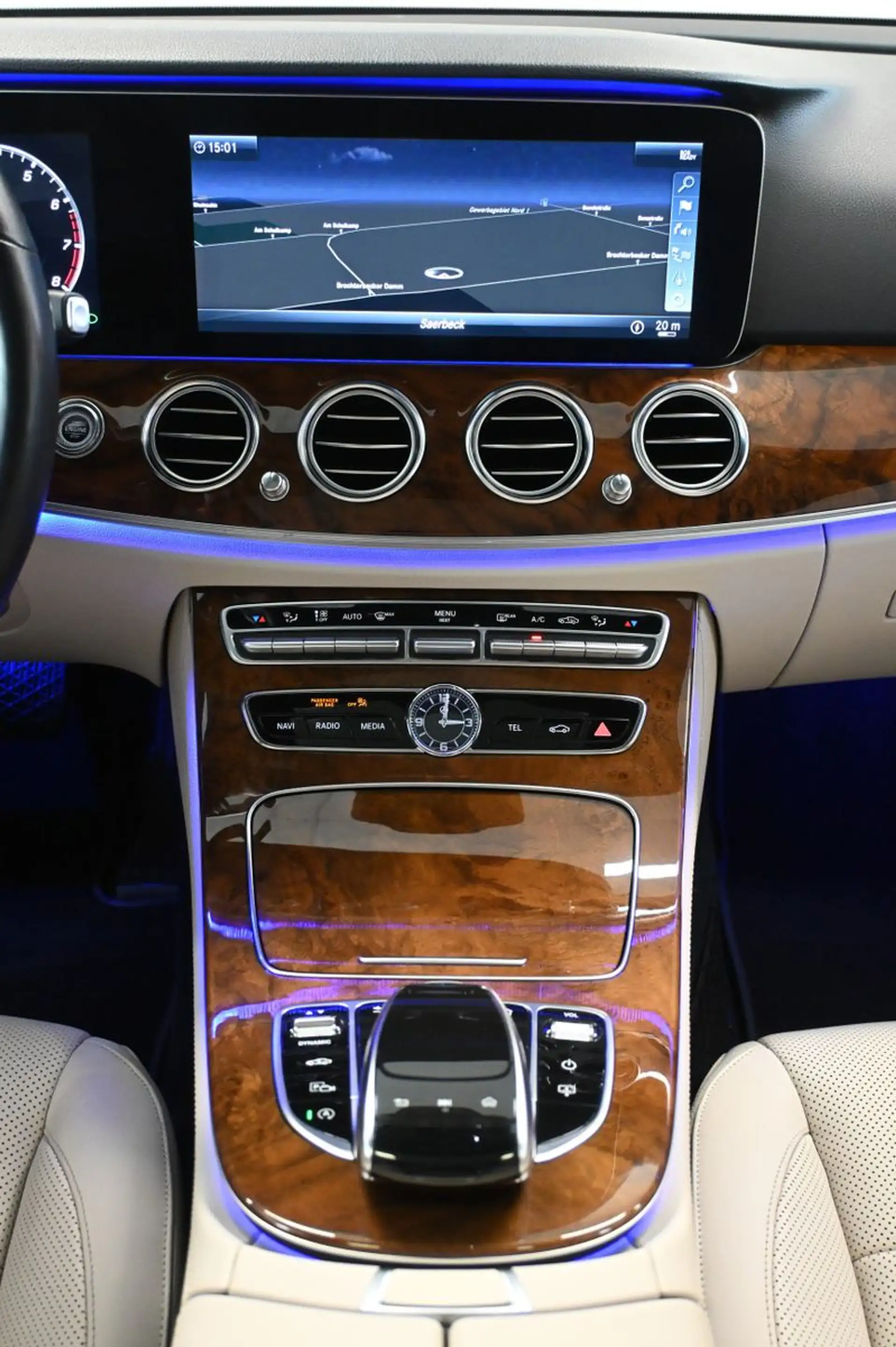 Mercedes-Benz E 450 4M AMG LINE *M-BEAM*HUD*S-DACH*360°*BURMES — photo 13