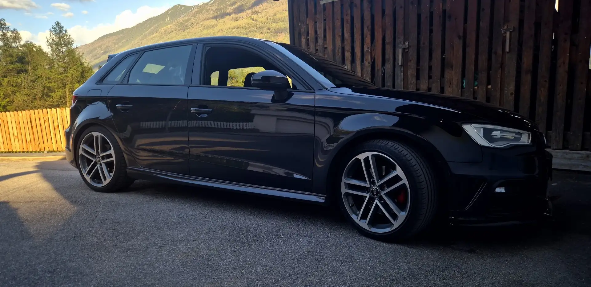 Audi A3 Sportback 2,0TDI S-Line Quattro - 1