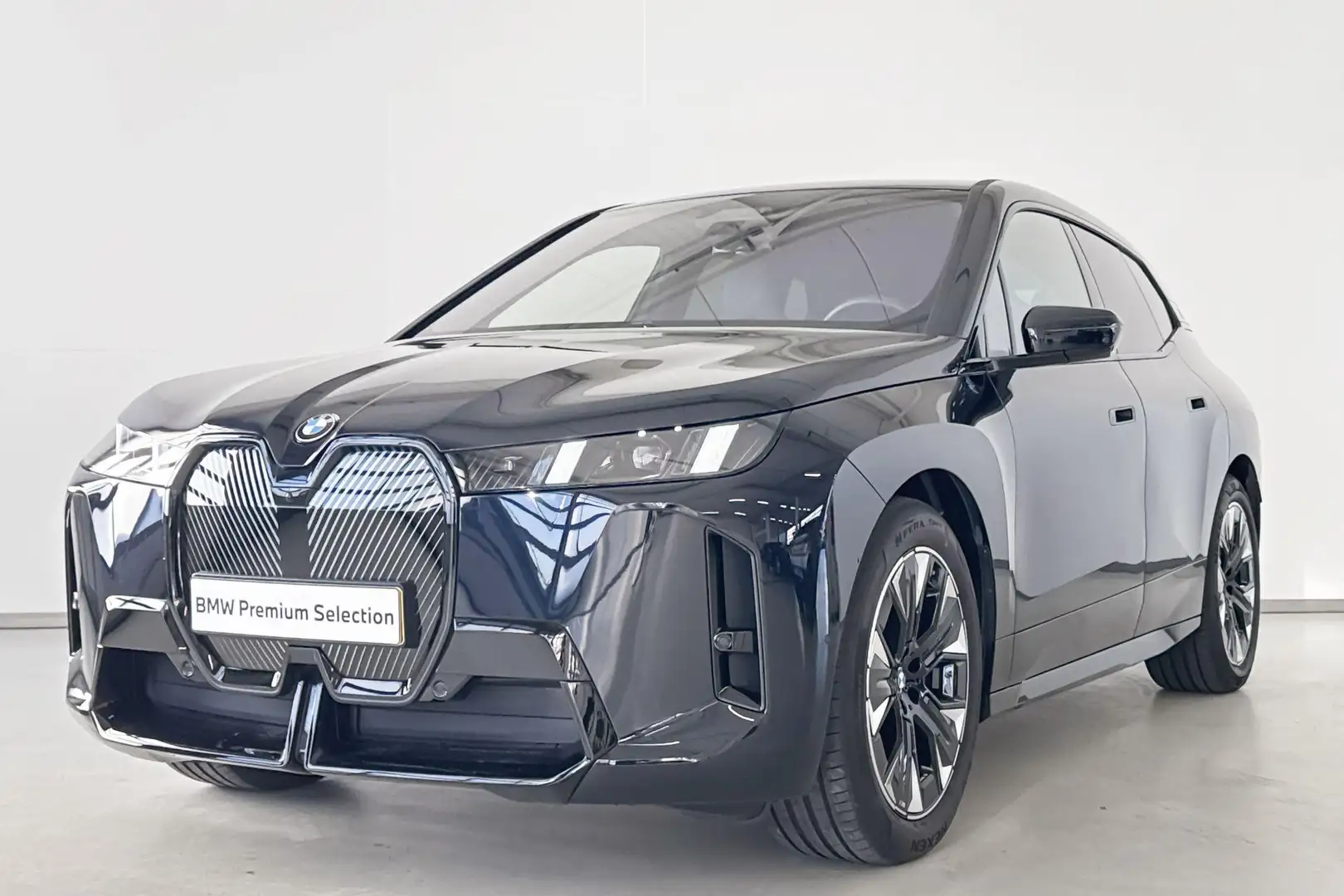 BMW iX xDrive45 Innovation Pack M Sportpakket - Beschikba Schwarz - 2