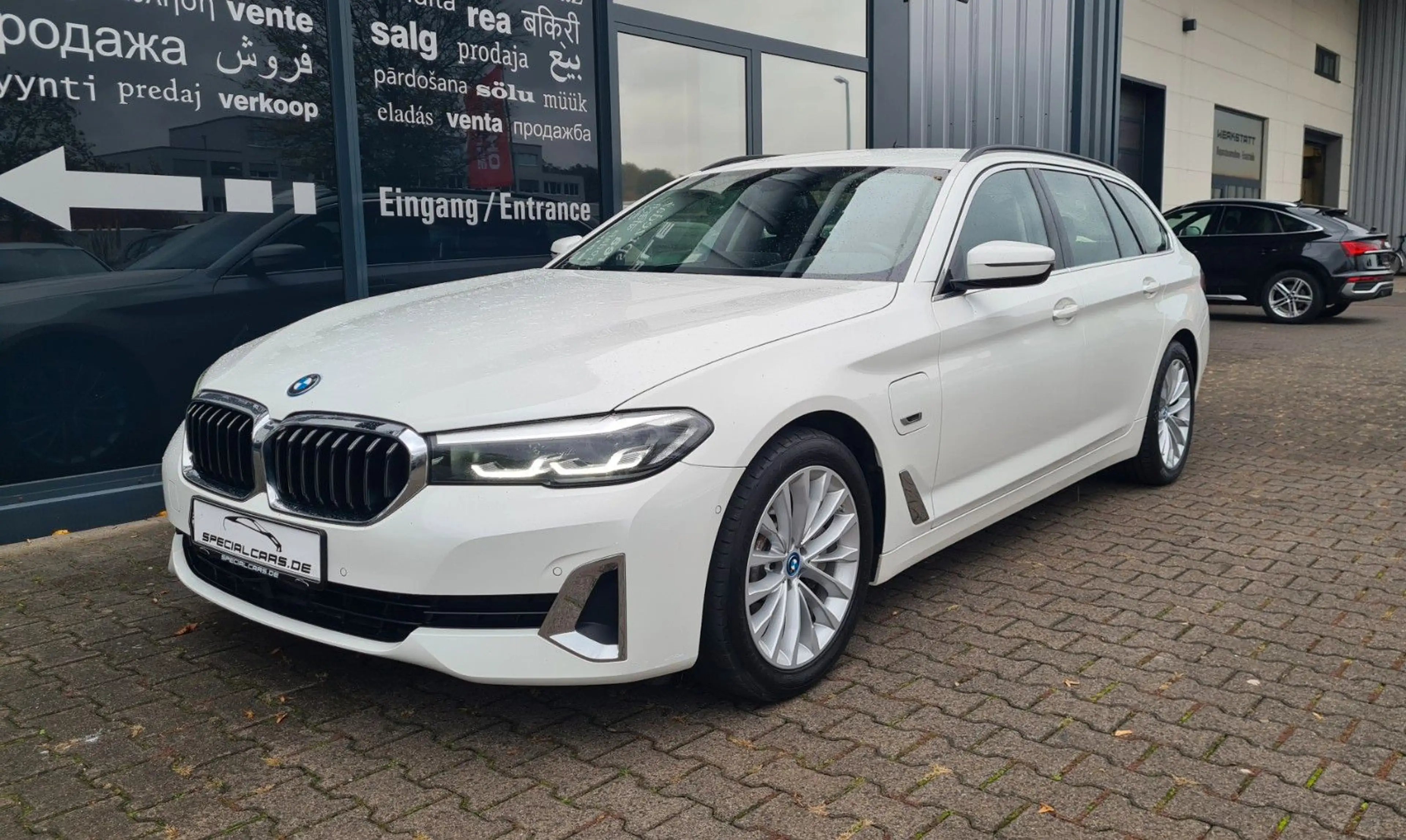 BMW 530 e xDrive Luxury Line - DriAssPro - HUD - — photo 3
