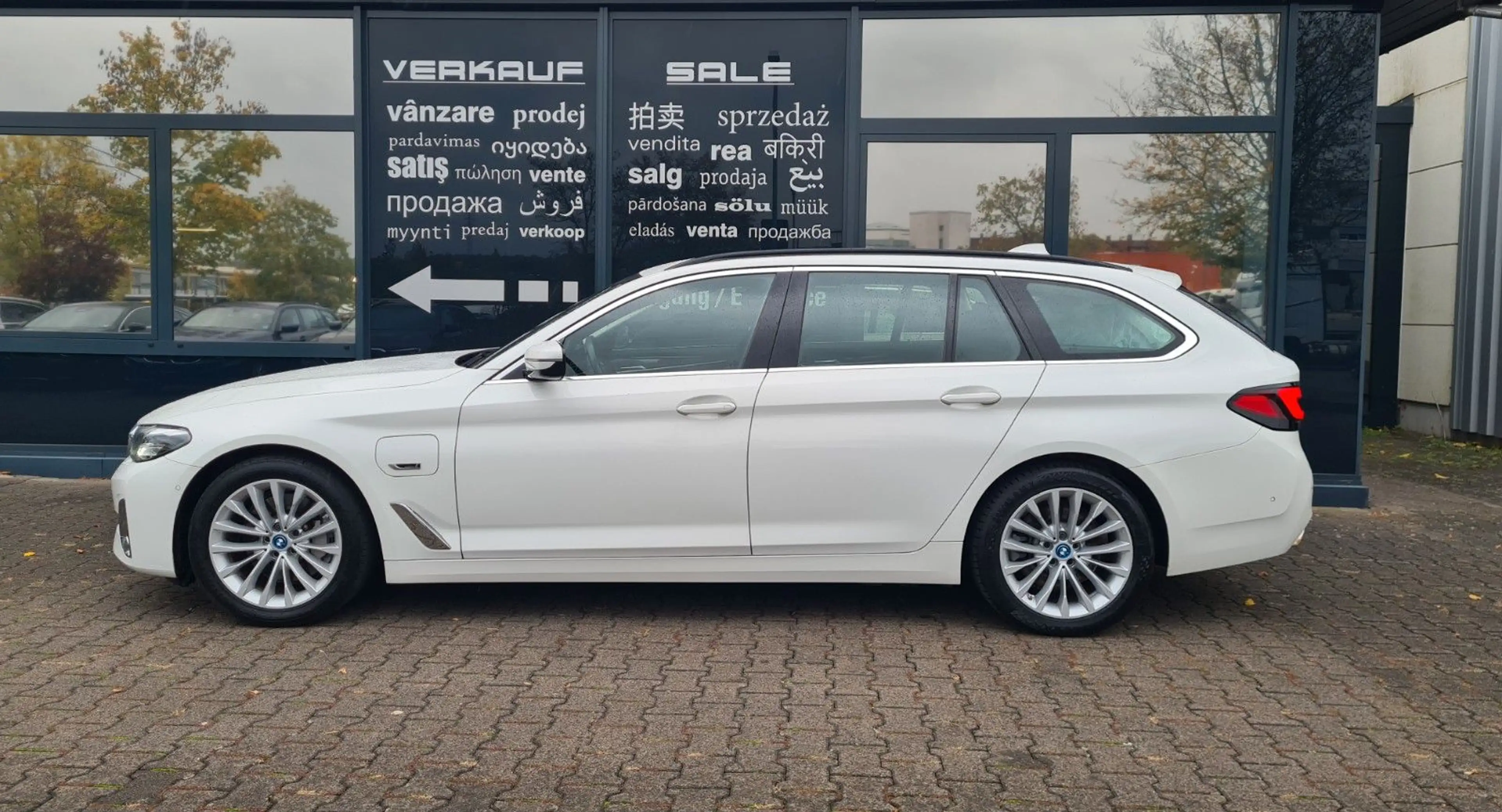 BMW 530 e xDrive Luxury Line - DriAssPro - HUD - — photo 4
