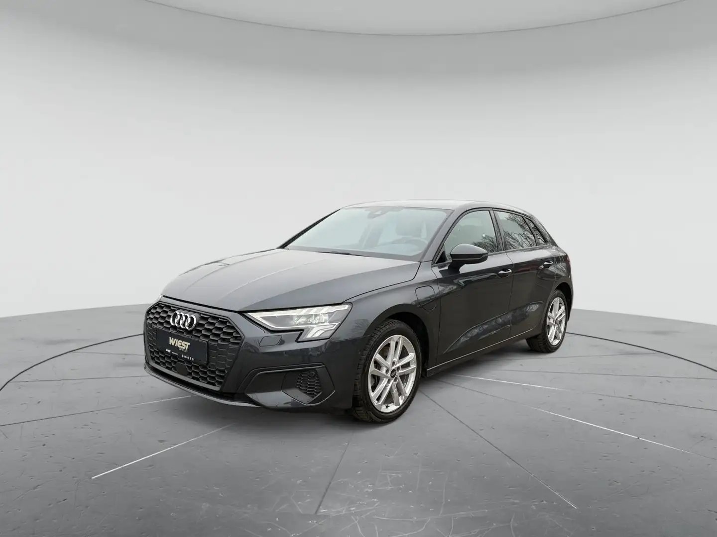 Audi A3 40 TFSI e-tron S tronic HUD RFK SHZ Grau - 2