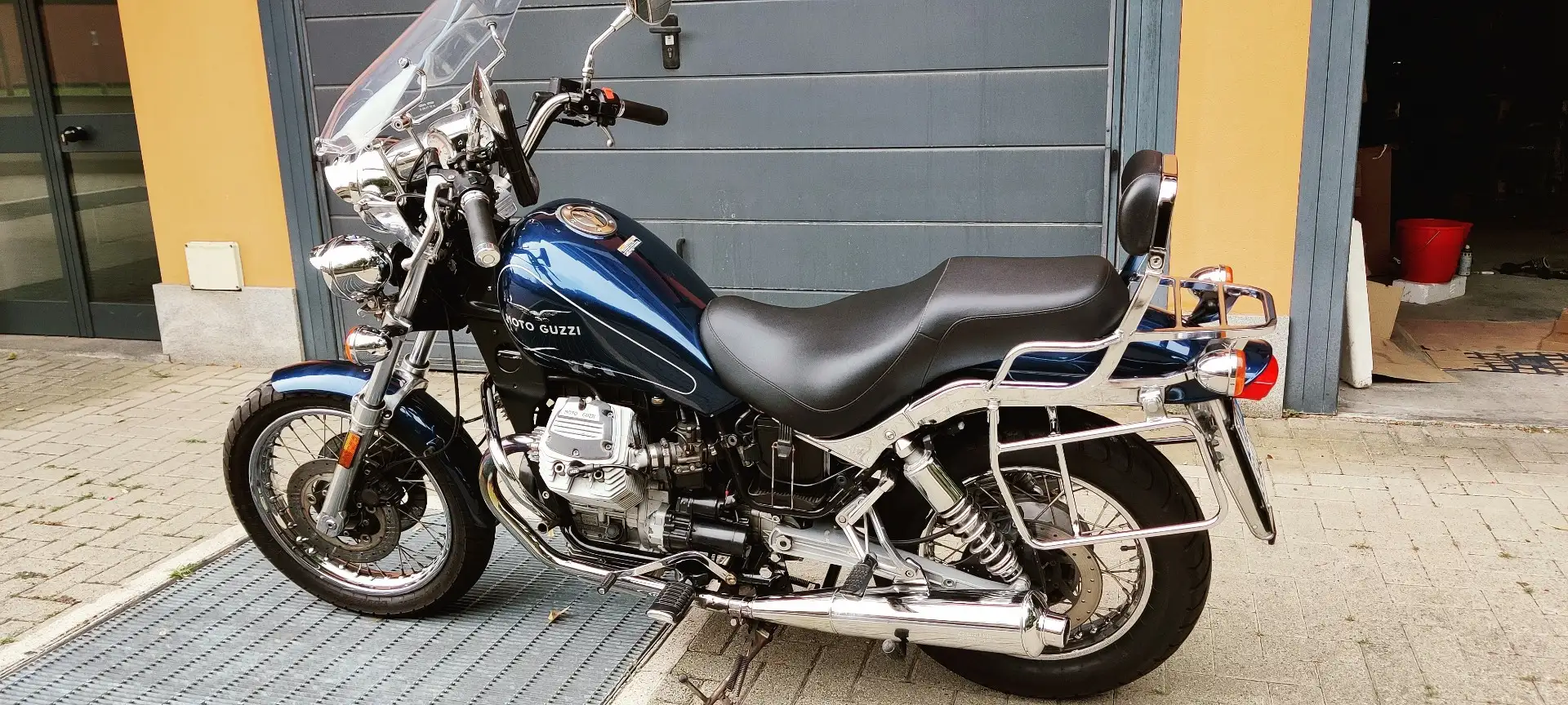 Moto Guzzi Nevada Blauw - 1