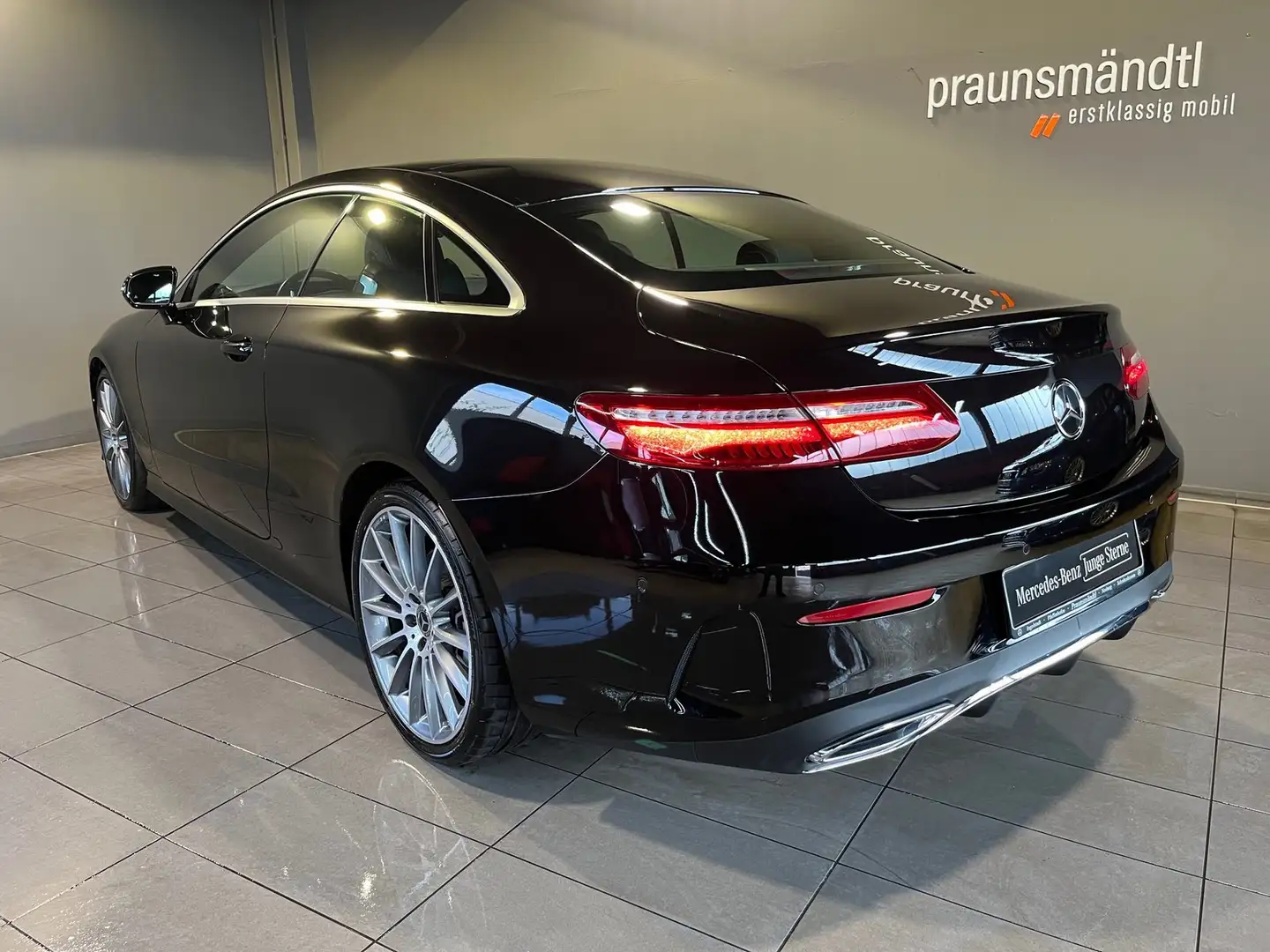 Mercedes-Benz E 350 d Cp AMG Pano/Nav/MuBeam/Widescren/Tot/20" Nero - 2