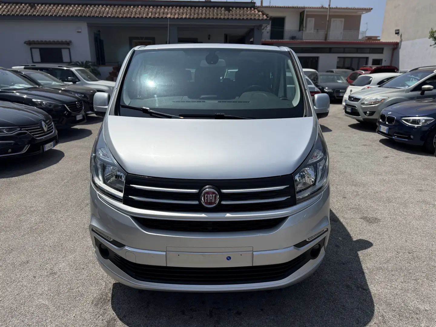 Fiat Talento 9 posti passo lungo Lusso Grigio - 2