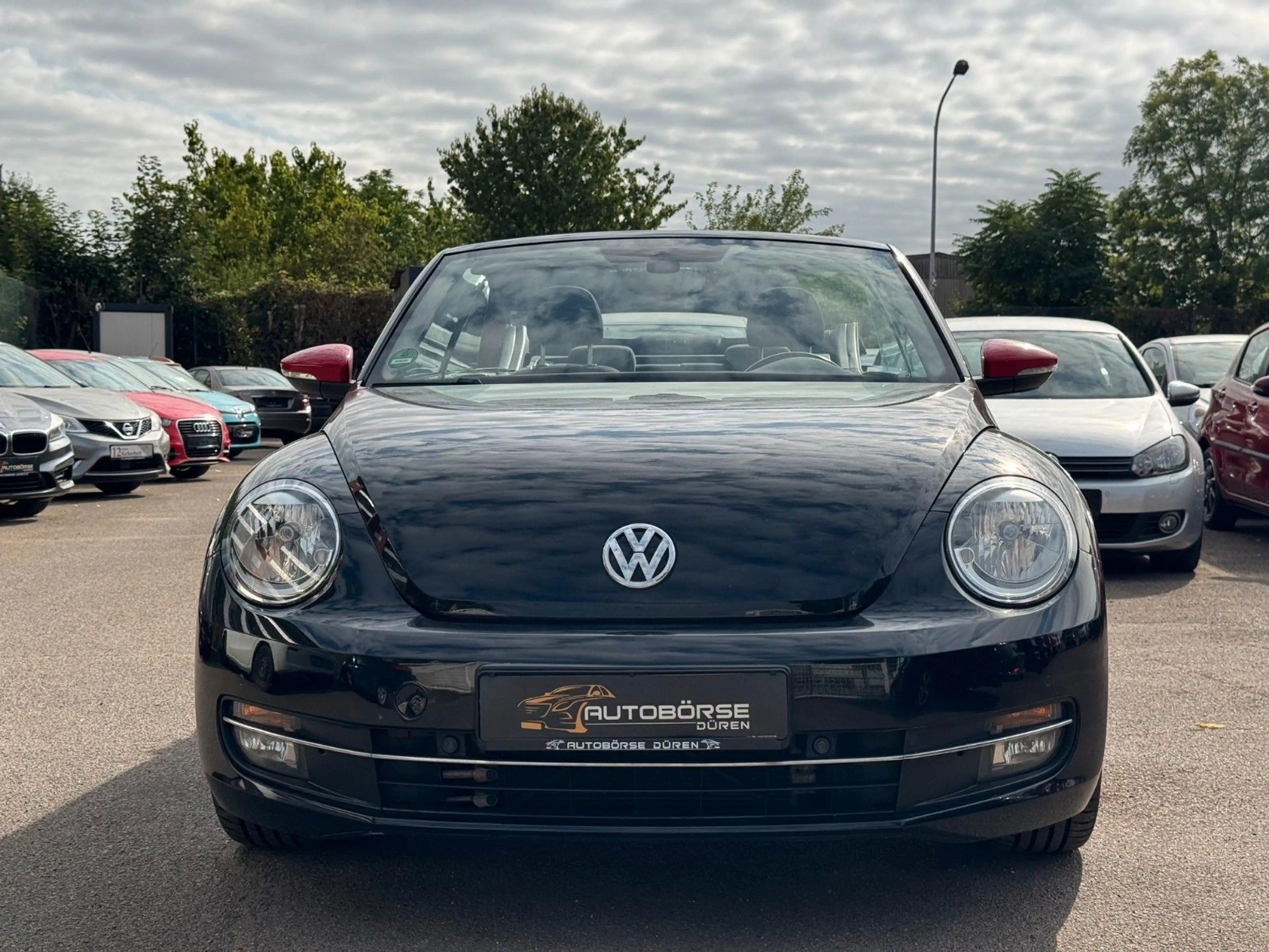 Volkswagen Beetle Cabriolet Club BMT SHZ/PDC/Sportpacket — photo 9