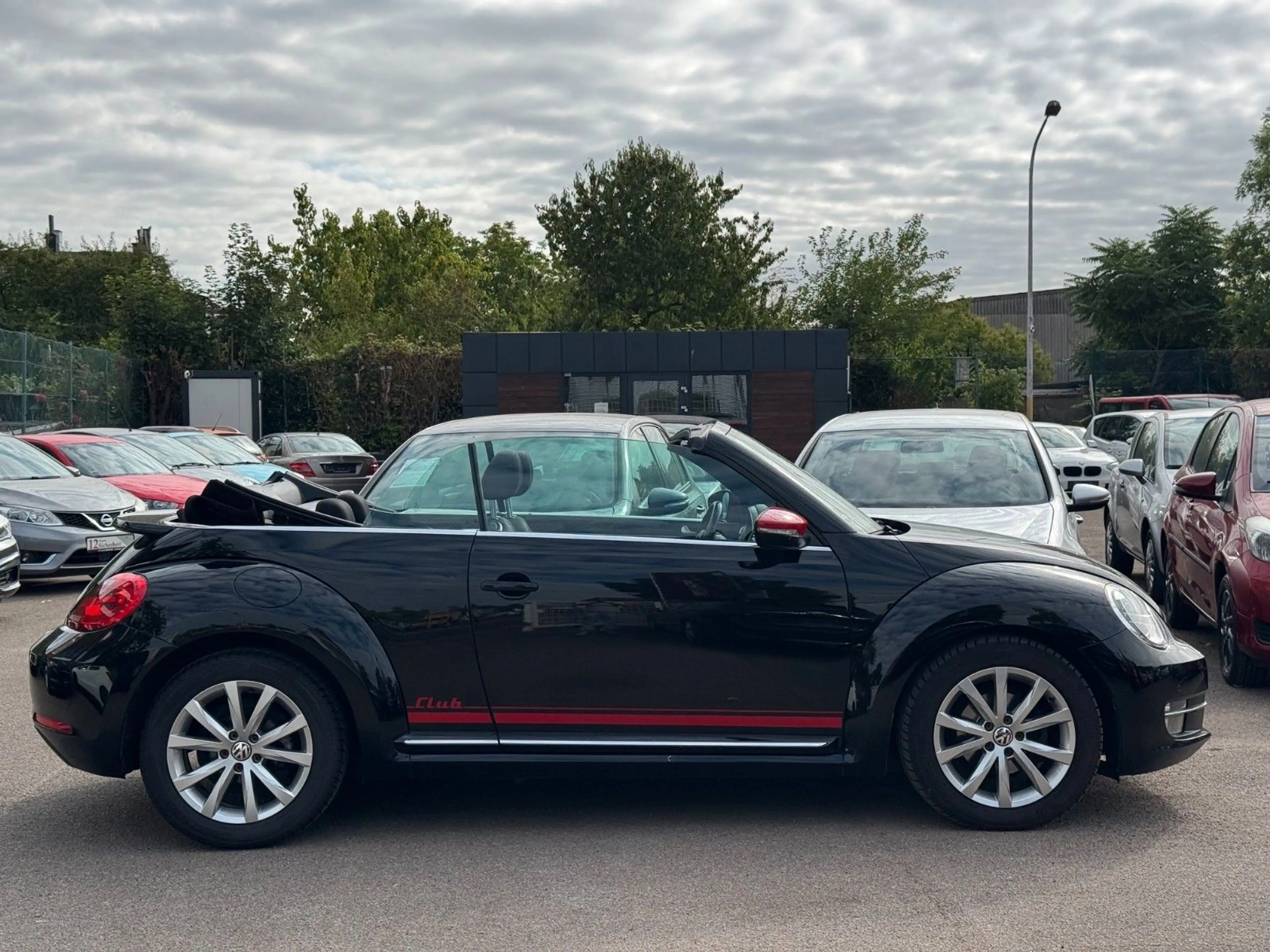 Volkswagen Beetle Cabriolet Club BMT SHZ/PDC/Sportpacket — photo 7