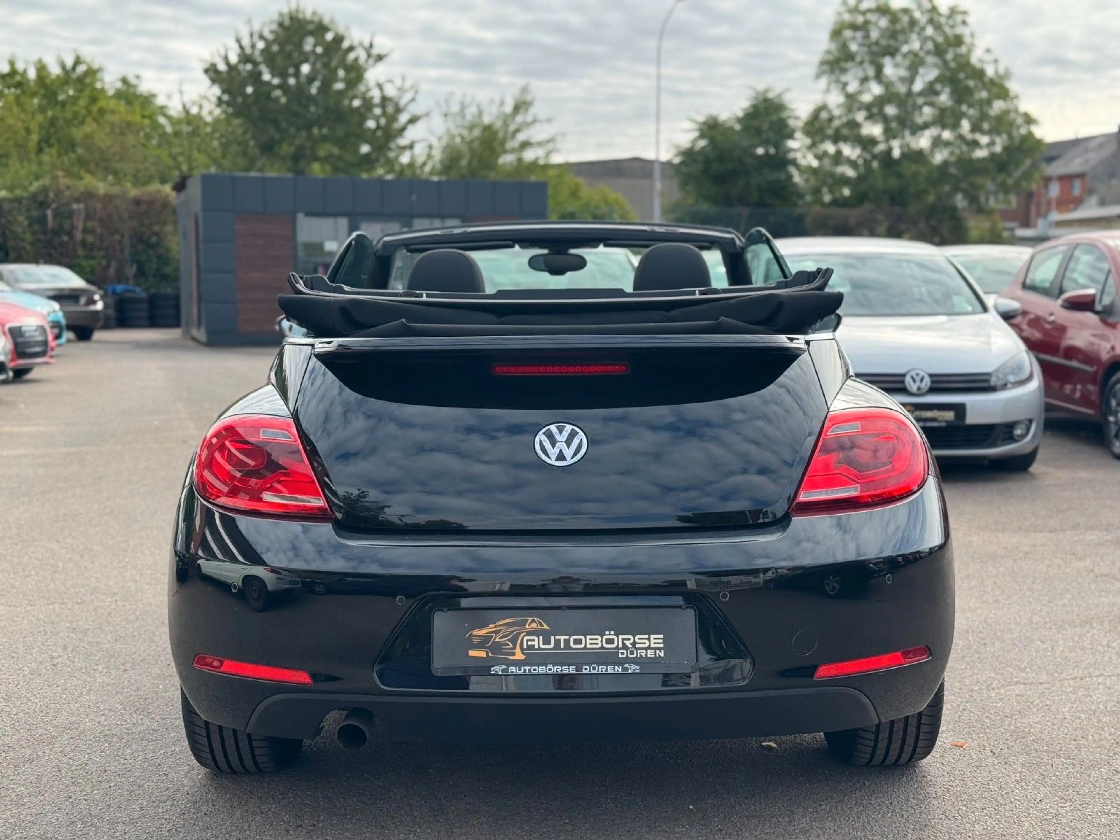 Volkswagen Beetle Cabriolet Club BMT SHZ/PDC/Sportpacket — photo 5