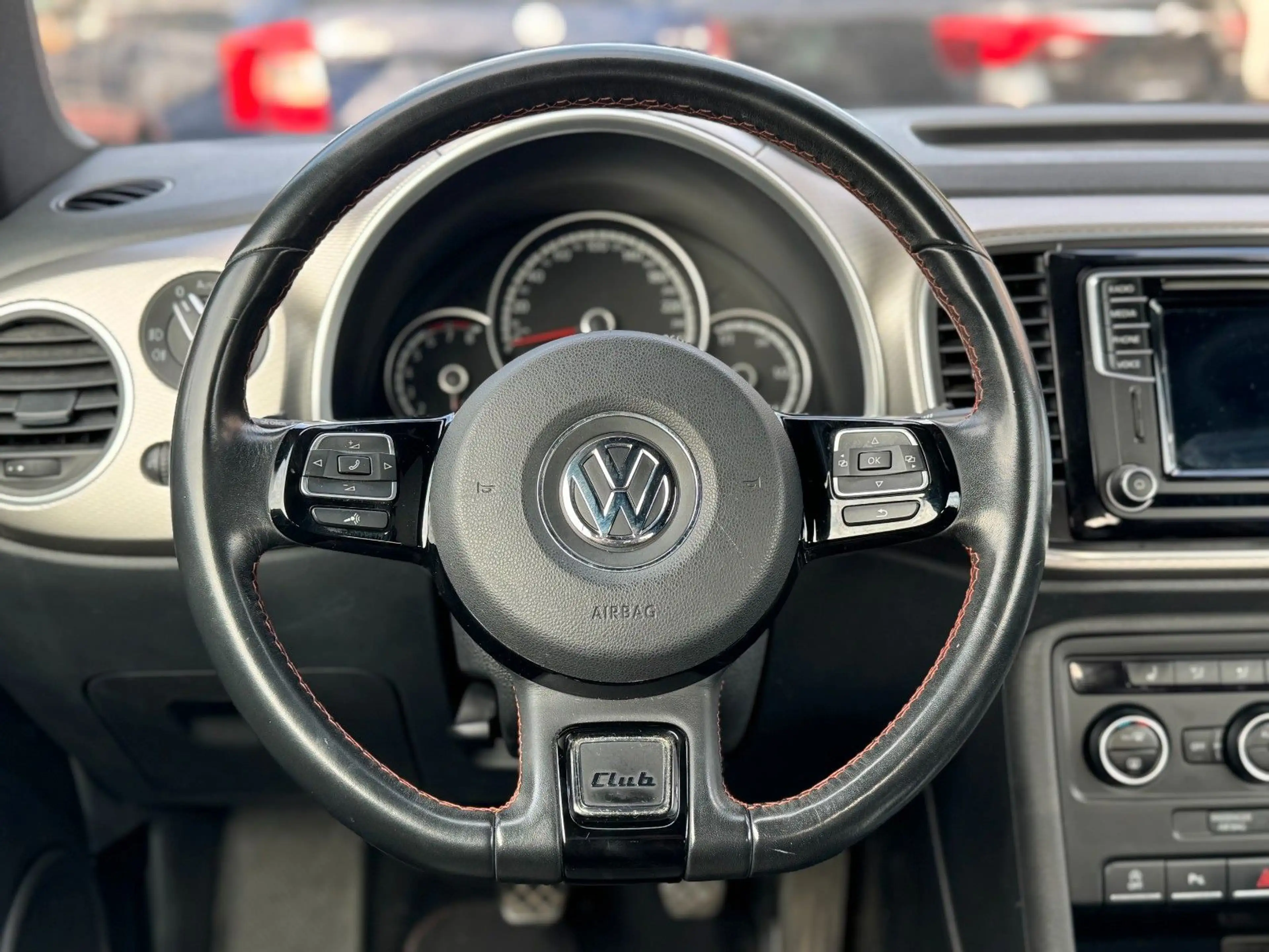 Volkswagen Beetle Cabriolet Club BMT SHZ/PDC/Sportpacket — photo 12