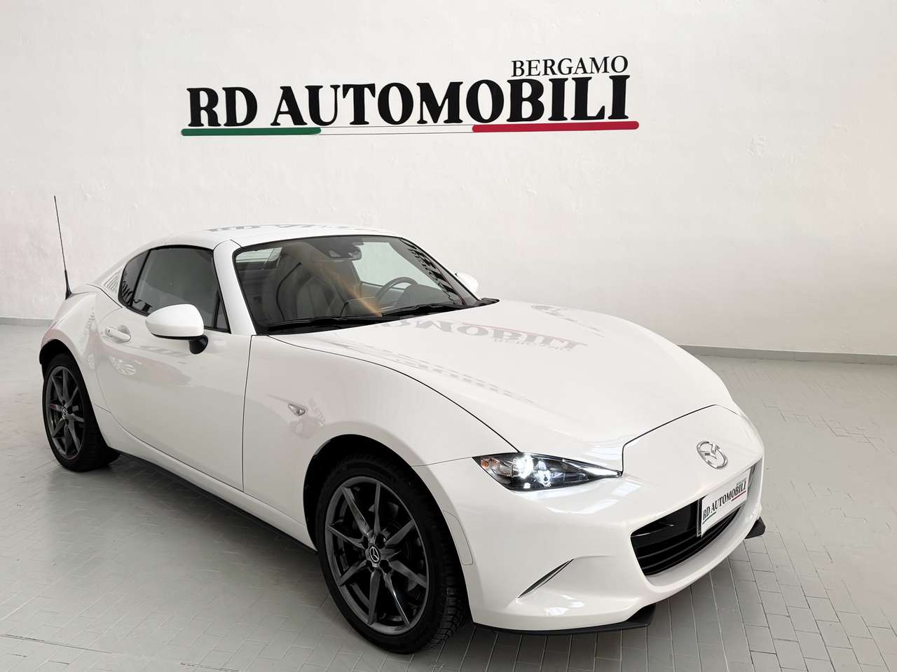 Mazda MX-5 MX-5 Roadster Coupe 2.0 Fire c/xeno powershift E5