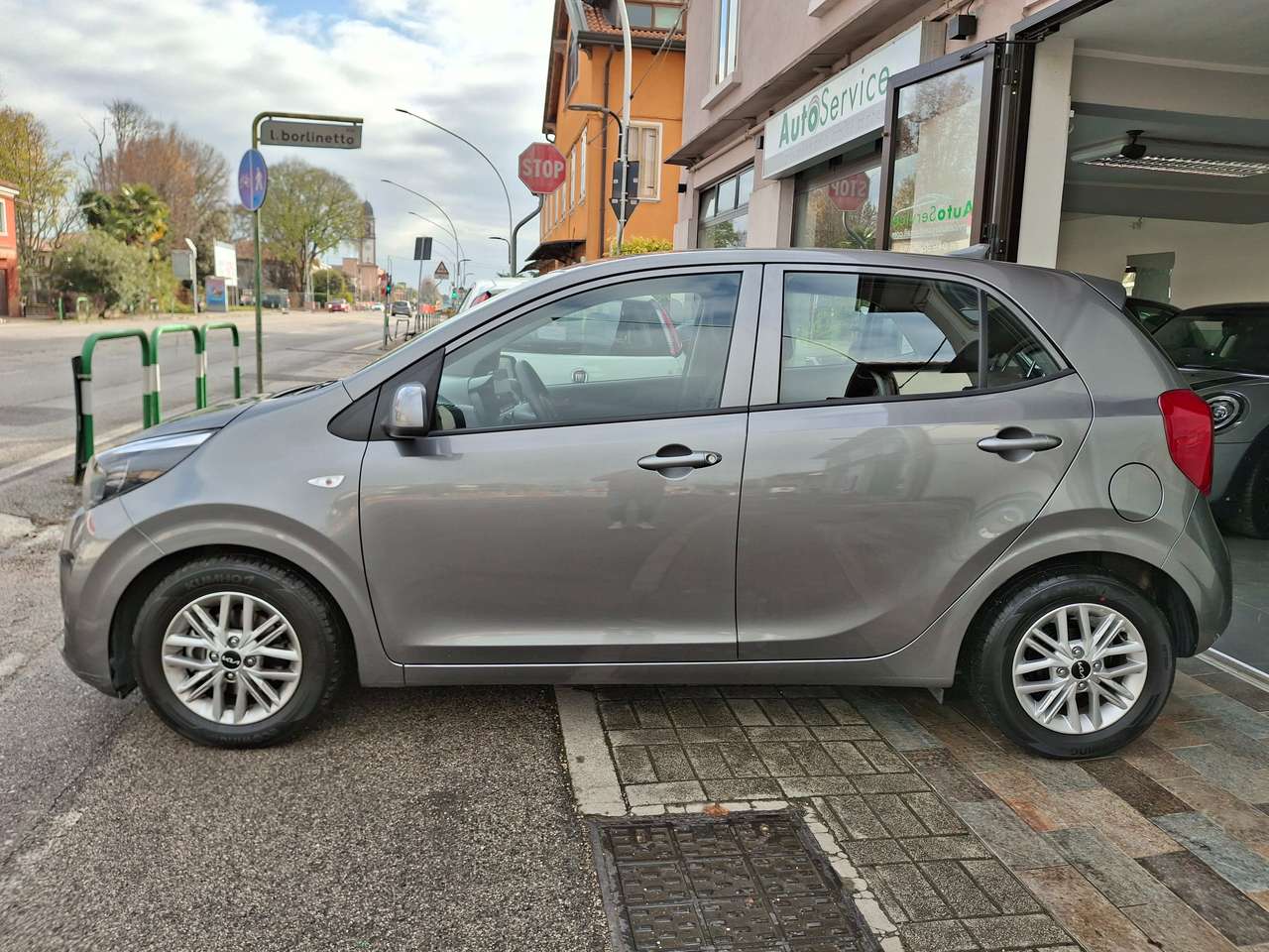 Kia Picanto 1.0 5 porte * 5600 km*