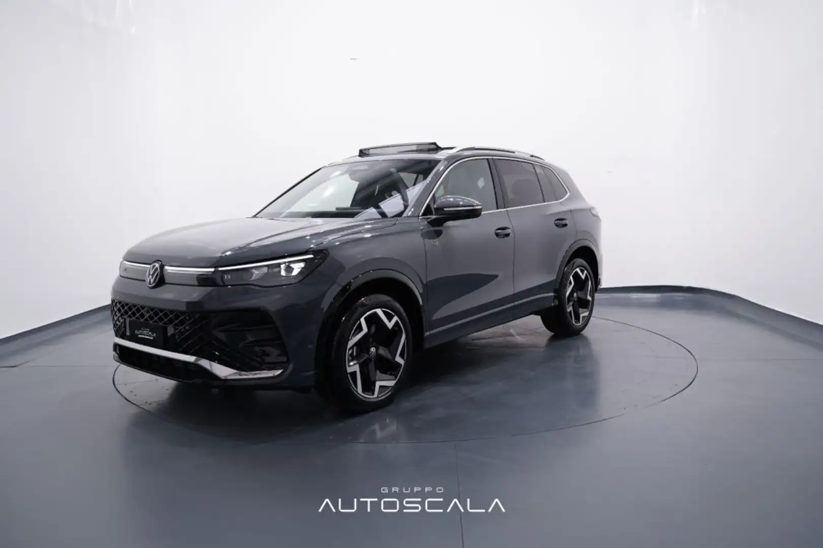 Volkswagen Tiguan 2.0 TDI 150cv DSG R-Line Plus Grigio - 1
