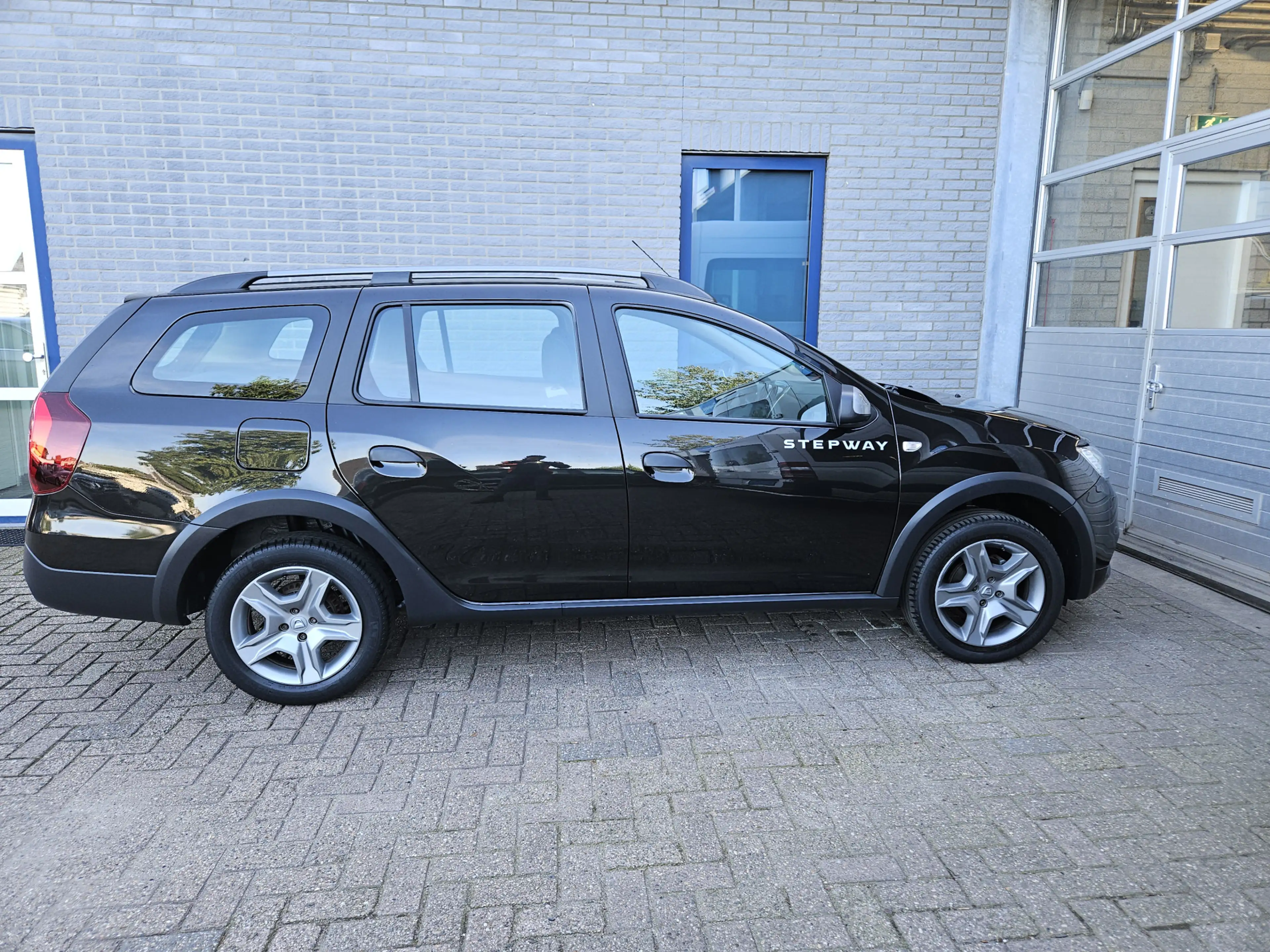 Dacia Logan MCV 0.9 TCe Stepway Inclusief Afleveringskosten — photo 3