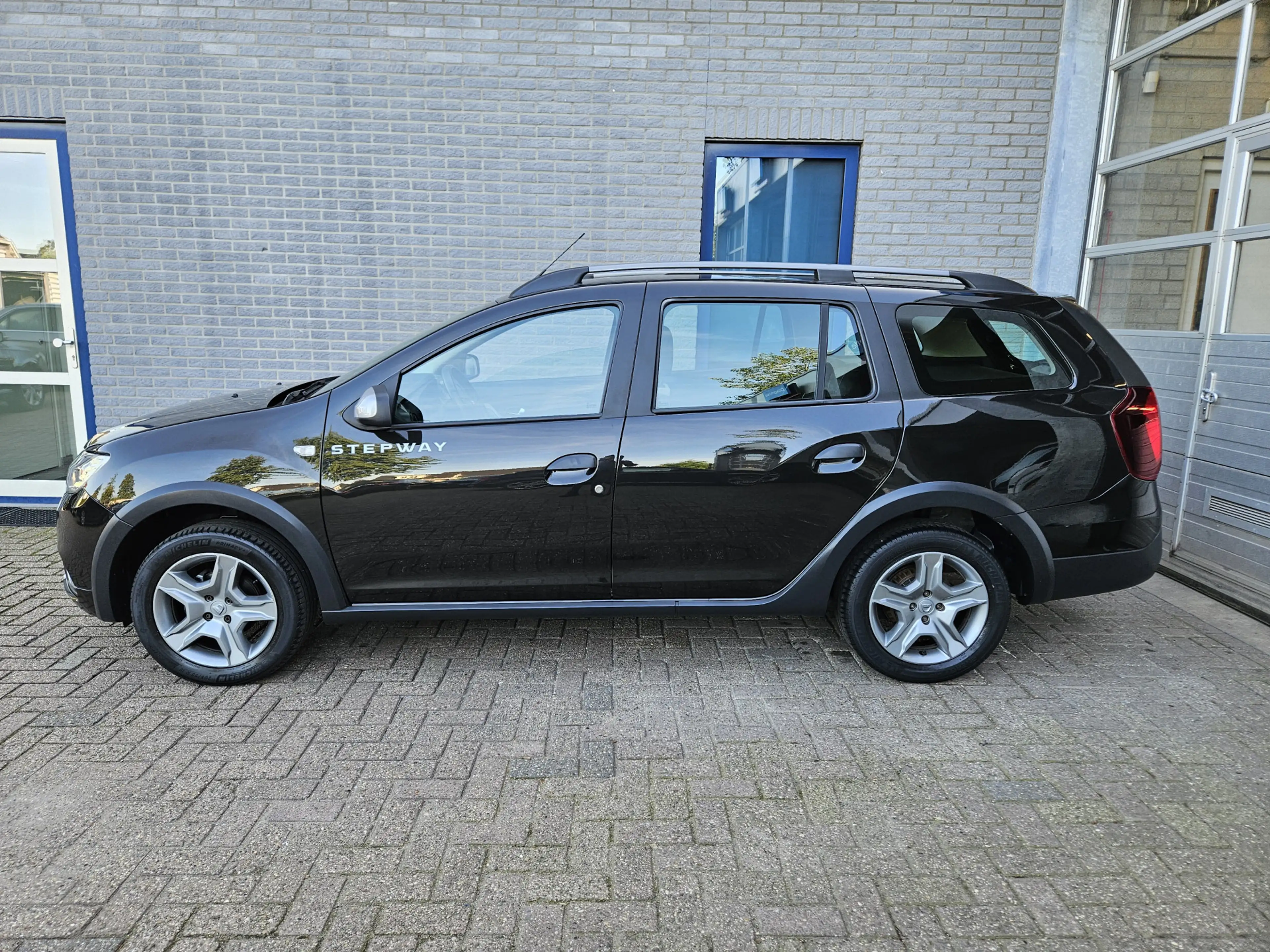 Dacia Logan MCV 0.9 TCe Stepway Inclusief Afleveringskosten — photo 2