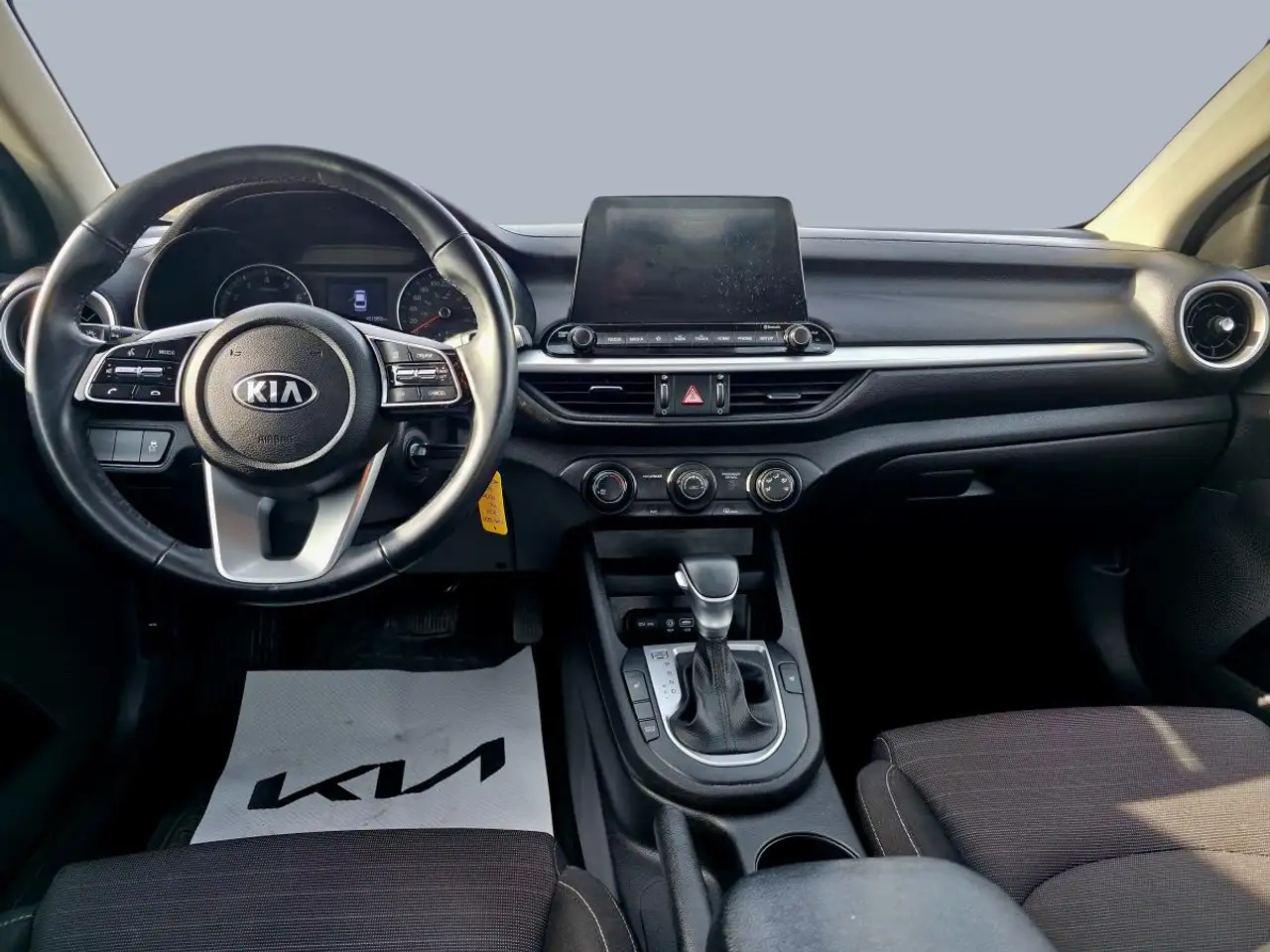 Kia Forte снимка Kia Forte