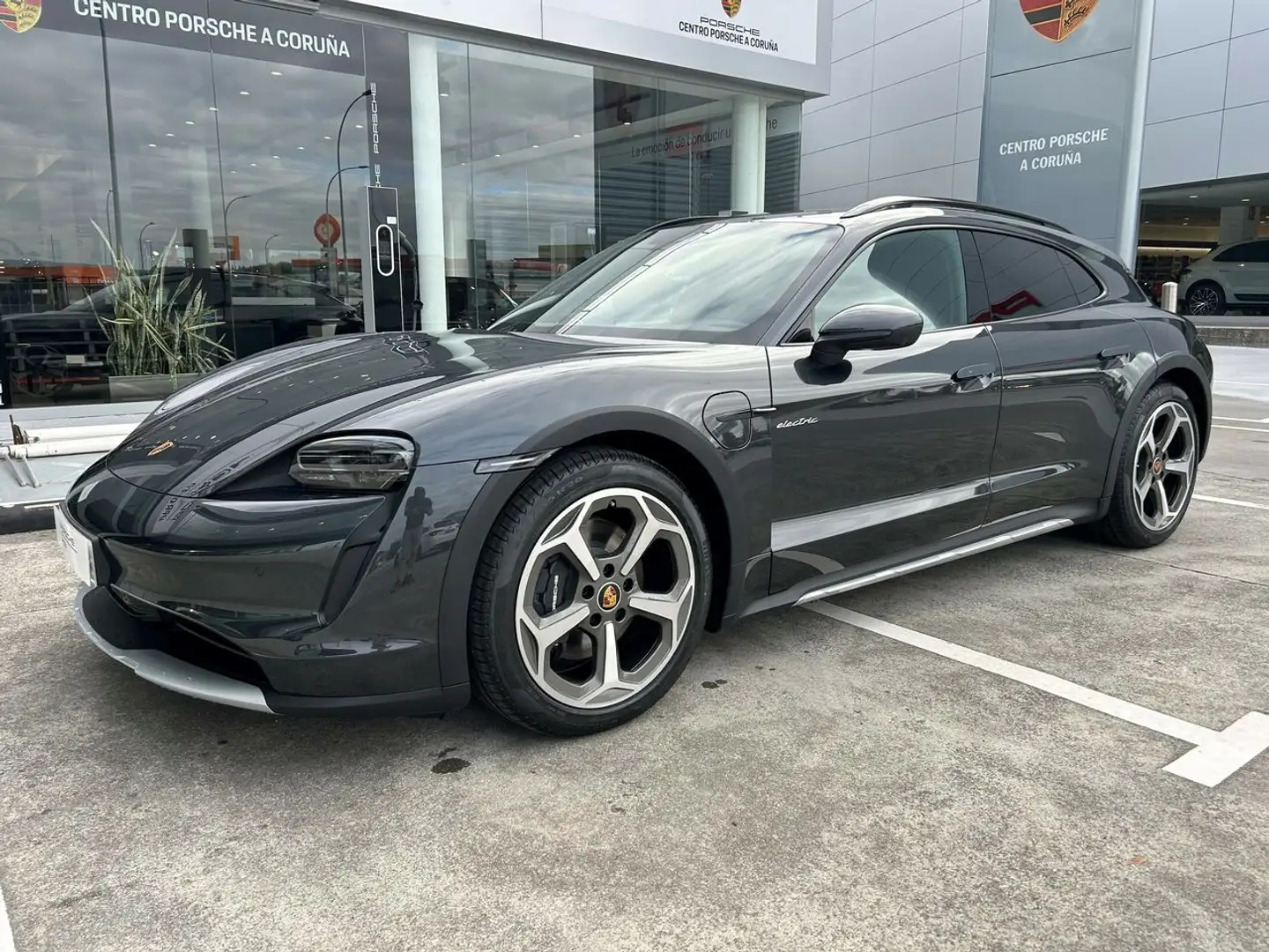 Porsche Taycan 4 CROSS TURISMO Gris - 1